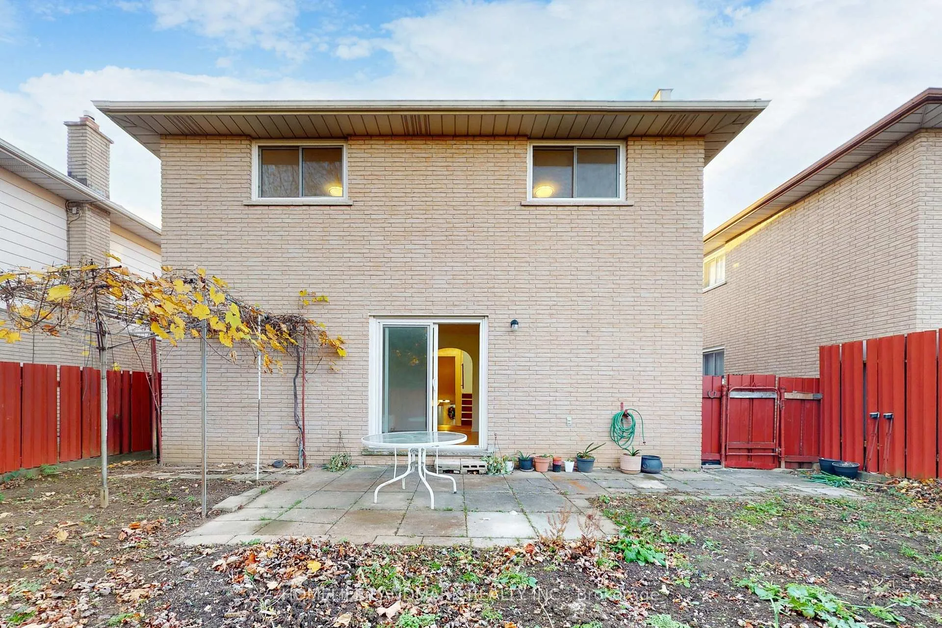 Photo 38 of 552 Queen Victoria Drive, Hamilton, Quinndale — HOMEH