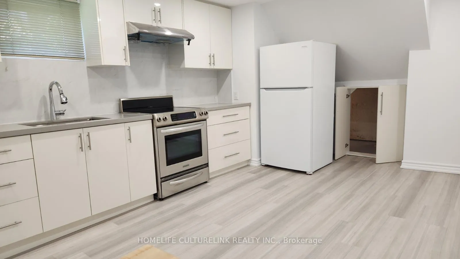Photo 32 of 79 Yatesbury Road, North York, Bayview Woods-Steeles — HOMEH