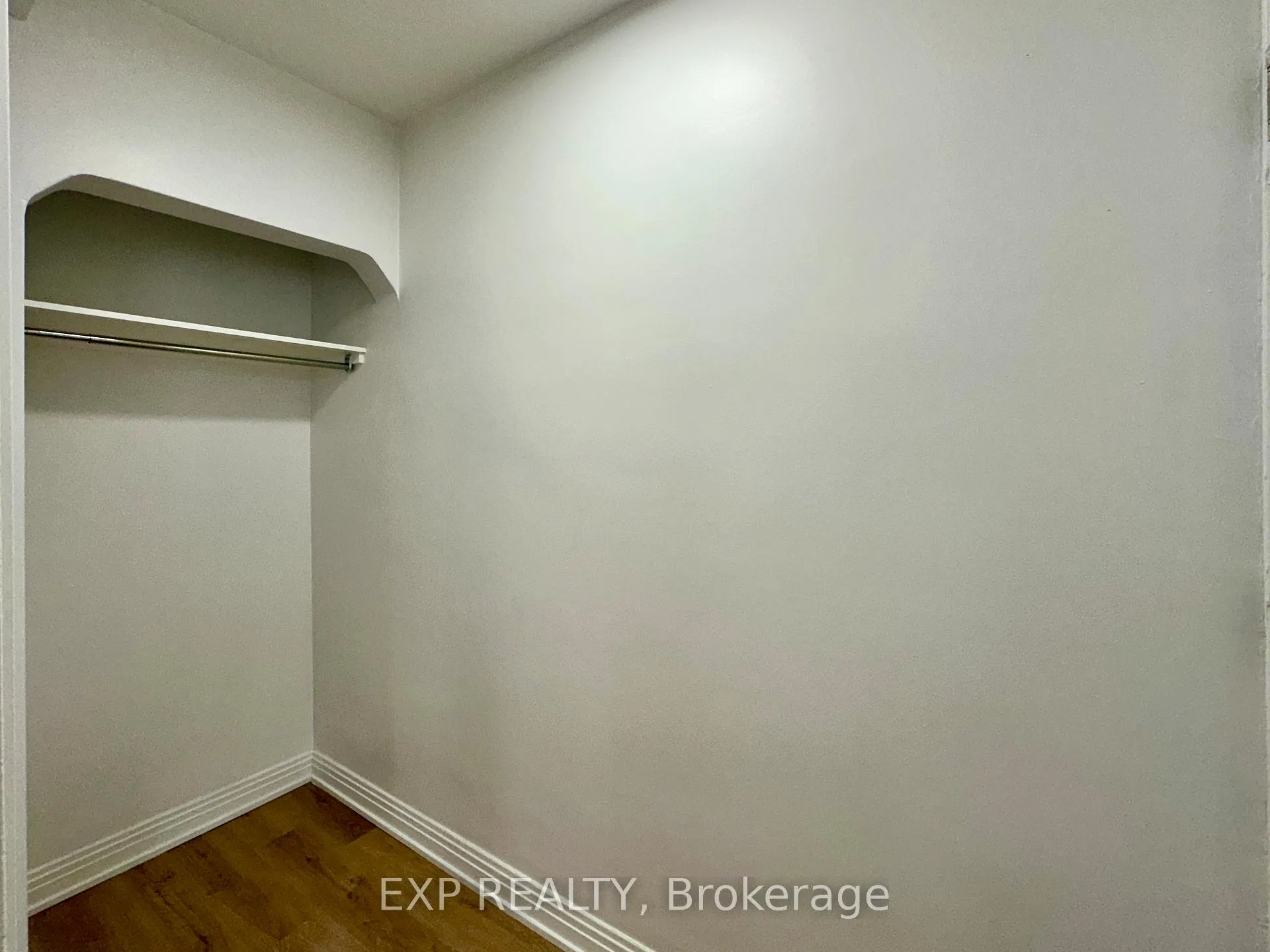 Photo 4 of Unit 5, 839 Kirkwood Avenue, Ottawa, Carlington — HOMEH