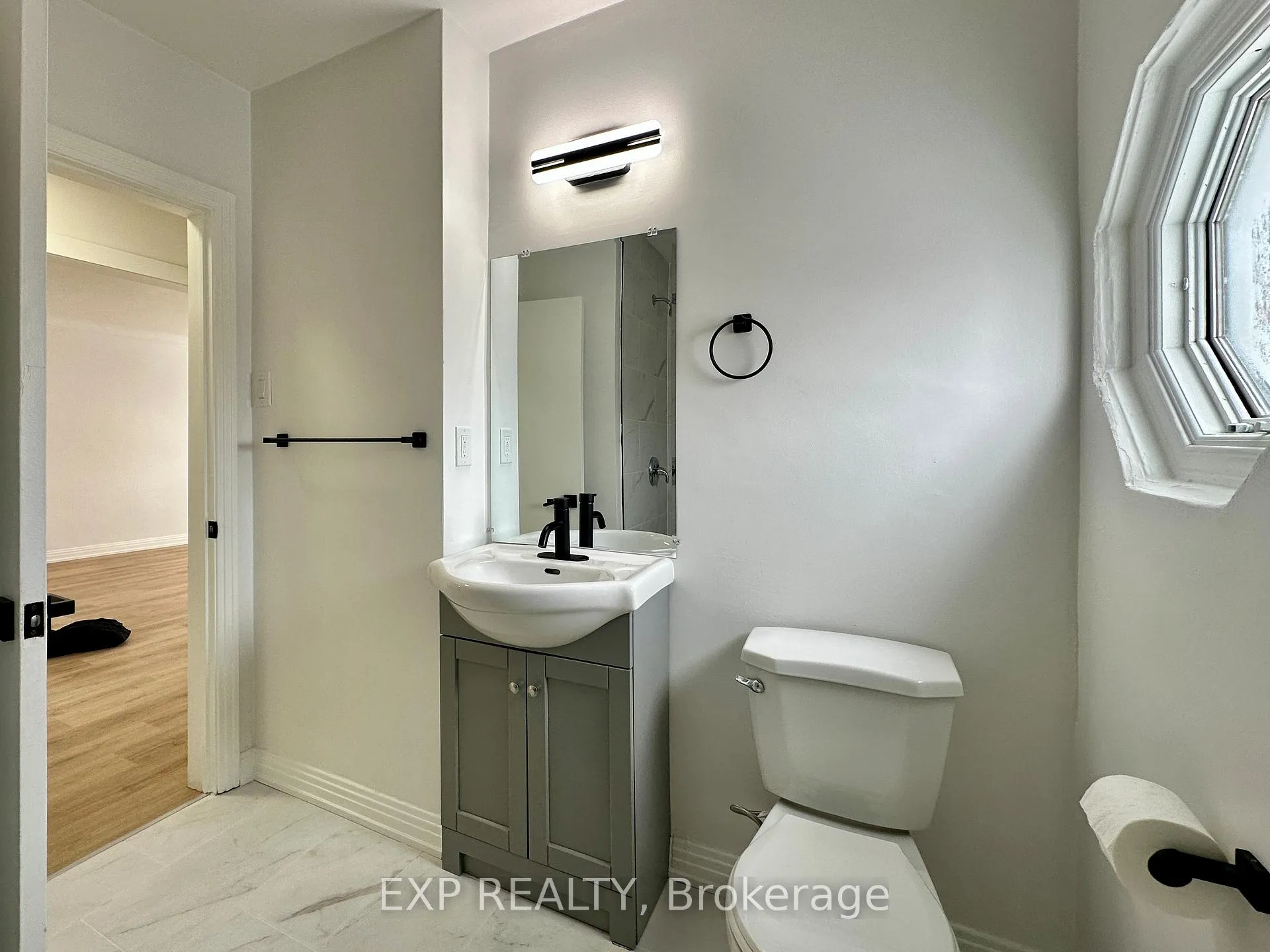 Photo 10 of Unit 5, 839 Kirkwood Avenue, Ottawa, Carlington — HOMEH