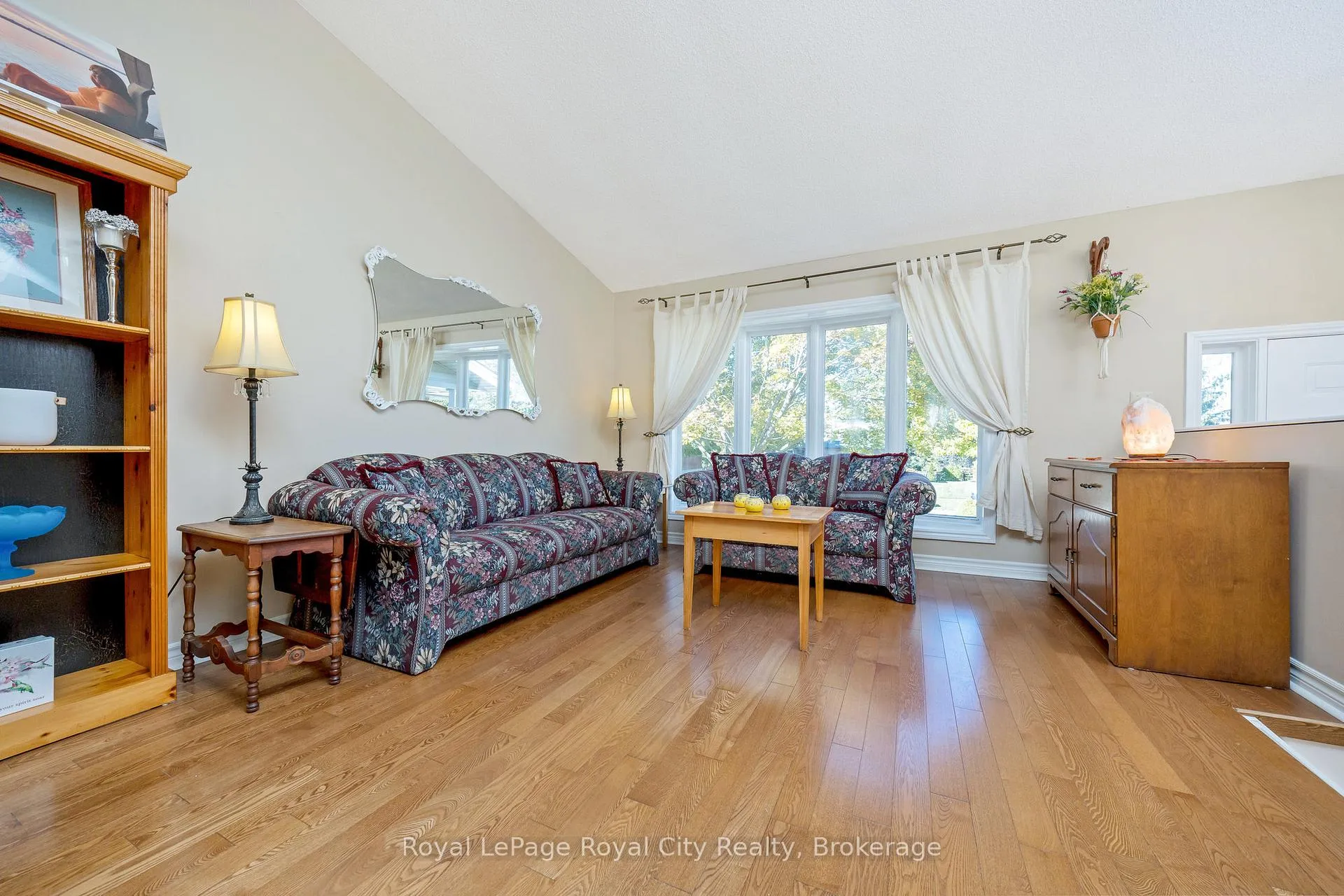 Photo 11 of 119 Lou's Boulevard, Guelph/Eramosa, Rockwood — HOMEH