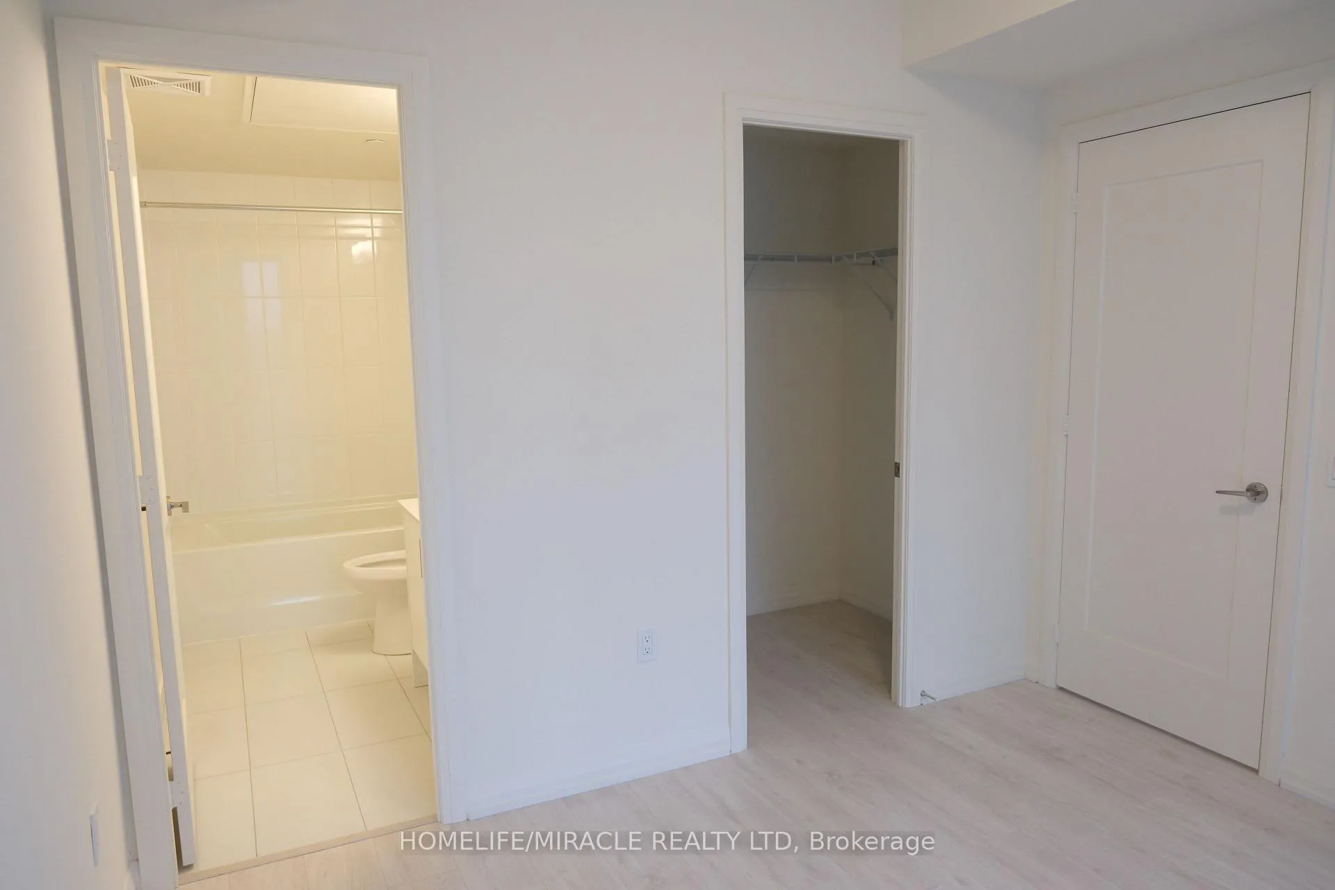 Photo 5 of Unit 1416, 8960 Jane Street, Vaughan, Vellore Village — HOMEH