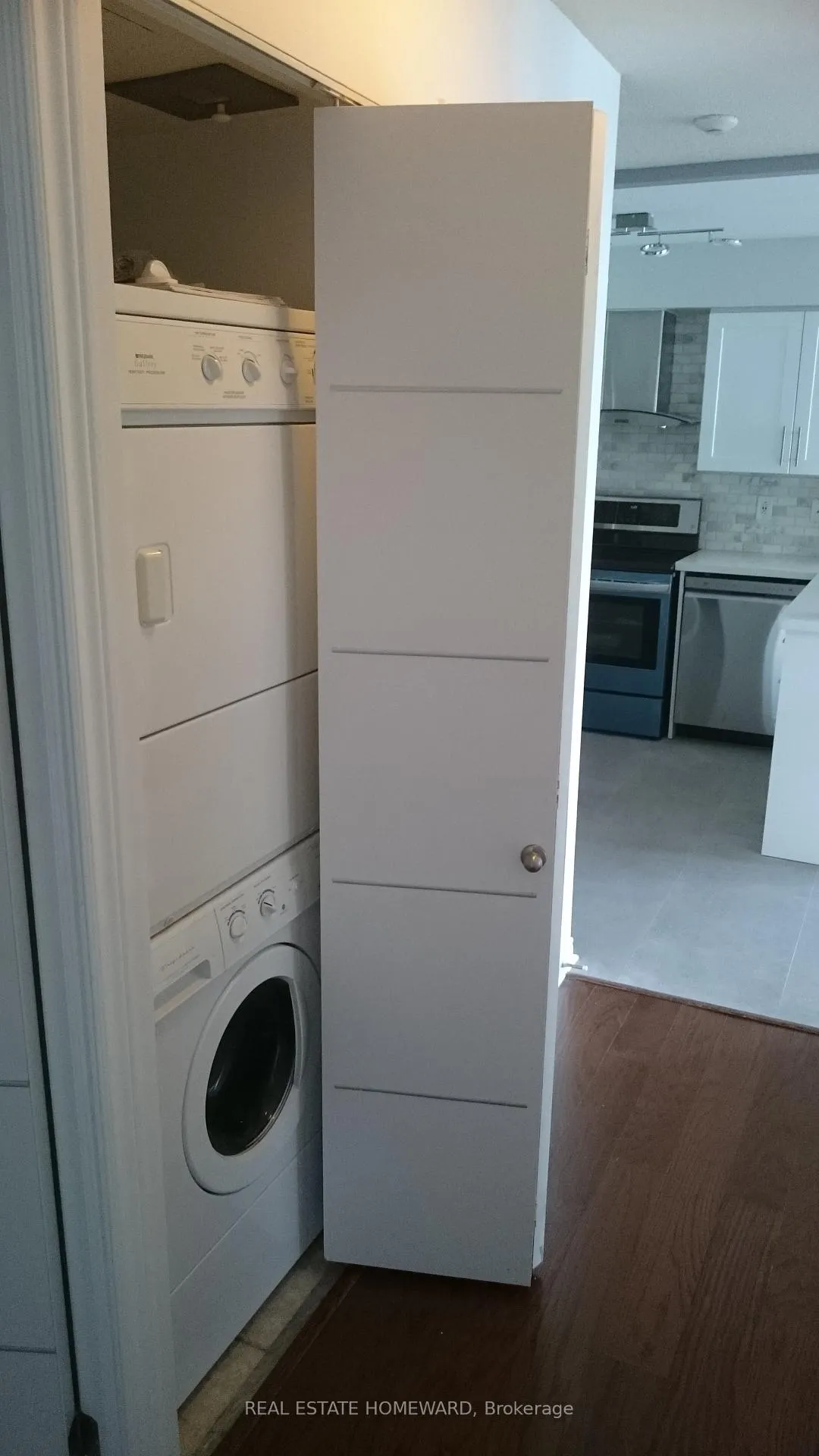 Photo 2 of Unit 814, 300 Balliol Street, Toronto, Mount Pleasant West — HOMEH