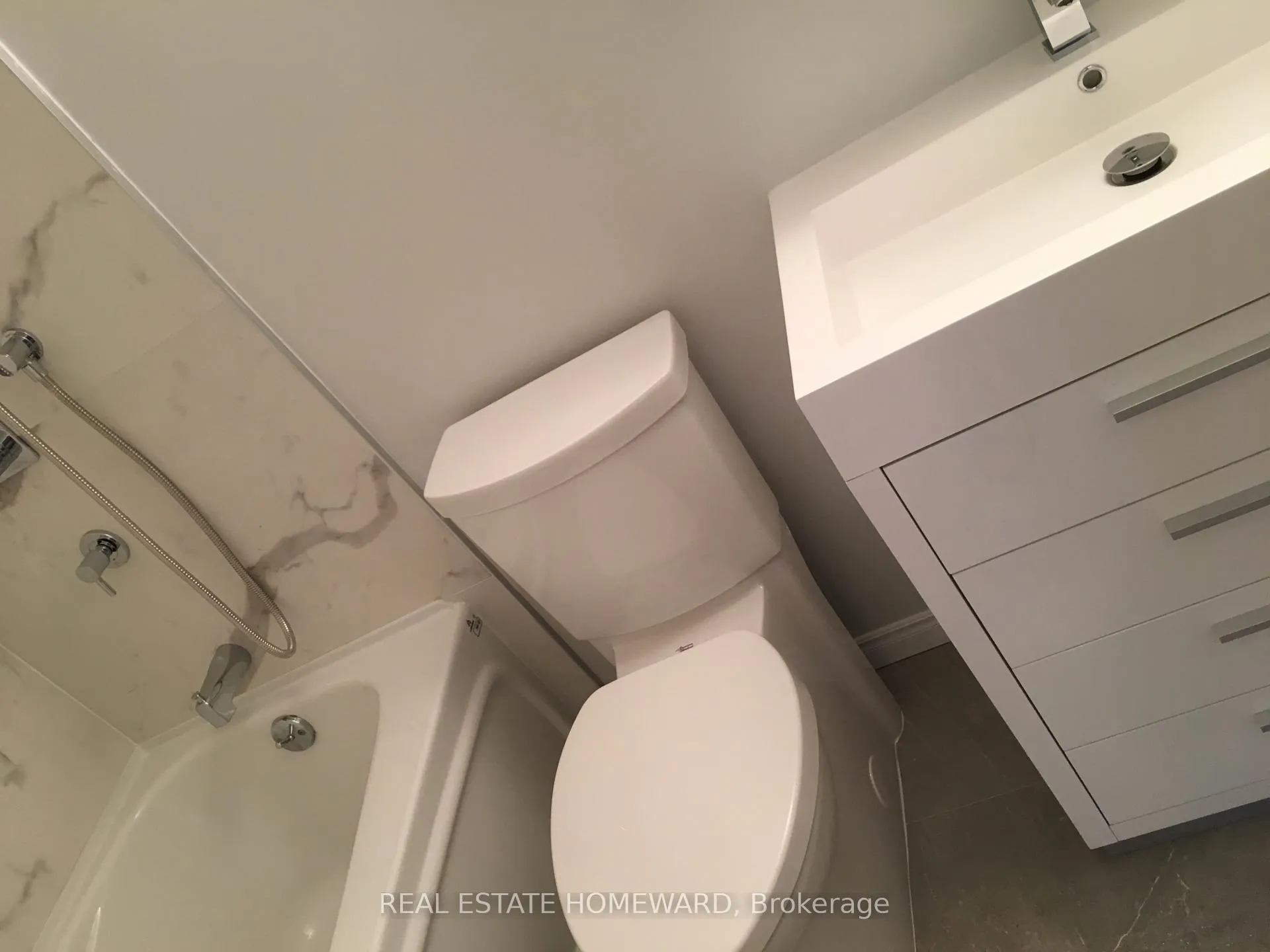 Photo 11 of Unit 814, 300 Balliol Street, Toronto, Mount Pleasant West — HOMEH