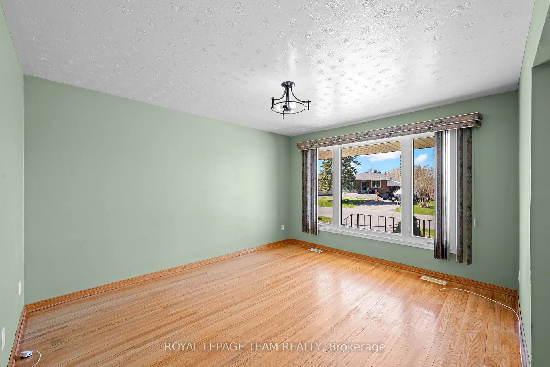Photo 7 of 228 Laframboise Avenue, Cornwall, Cornwall — HOMEH