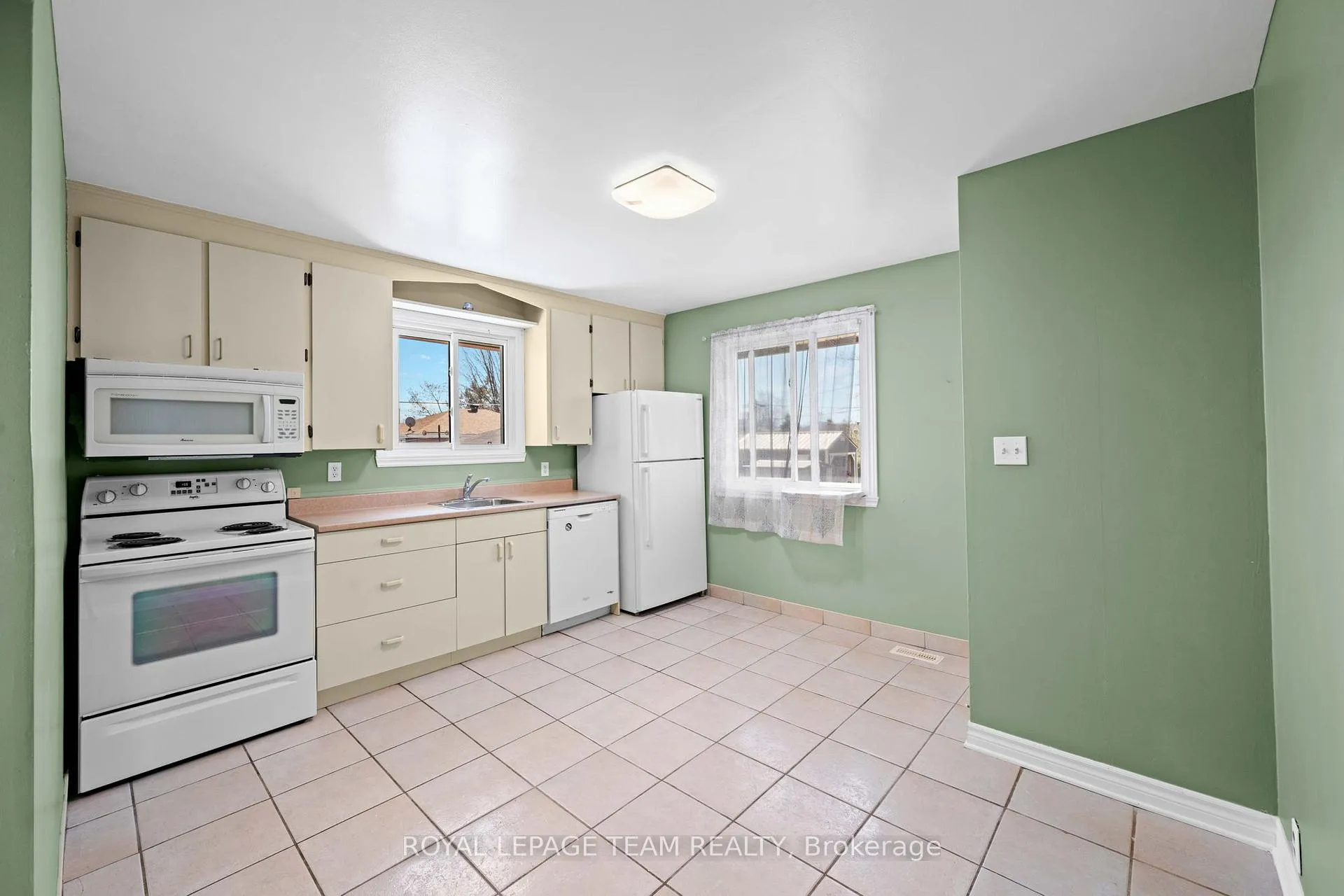 Photo 15 of 228 Laframboise Avenue, Cornwall, Cornwall — HOMEH