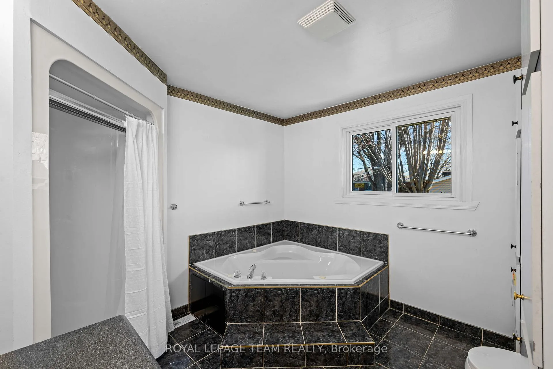 Photo 17 of 228 Laframboise Avenue, Cornwall, Cornwall — HOMEH