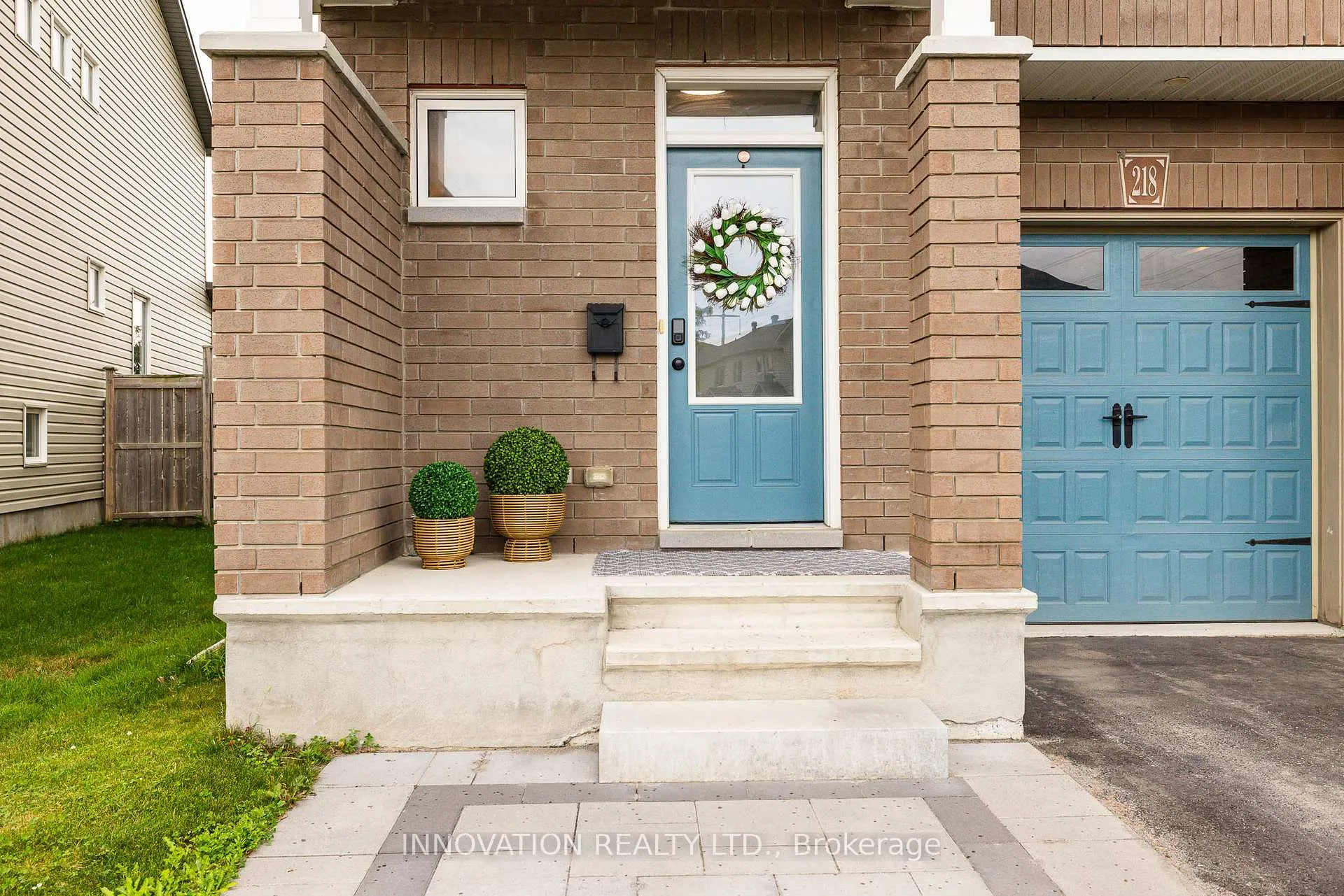 Photo 4 of 218 Akerson Road, Ottawa, Kanata - Emerald Meadows/Trailwest — HOMEH