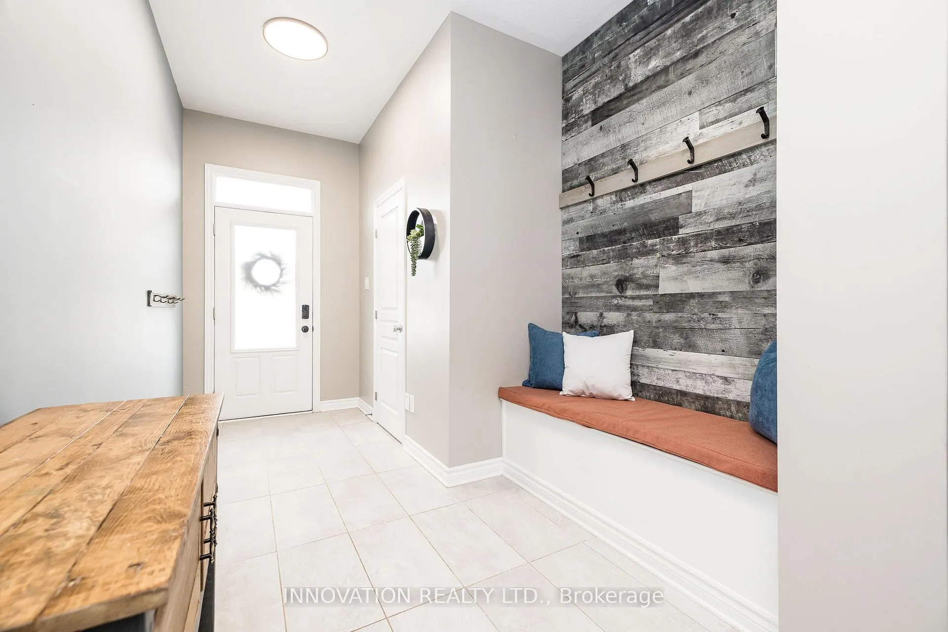 Photo 6 of 218 Akerson Road, Ottawa, Kanata - Emerald Meadows/Trailwest — HOMEH