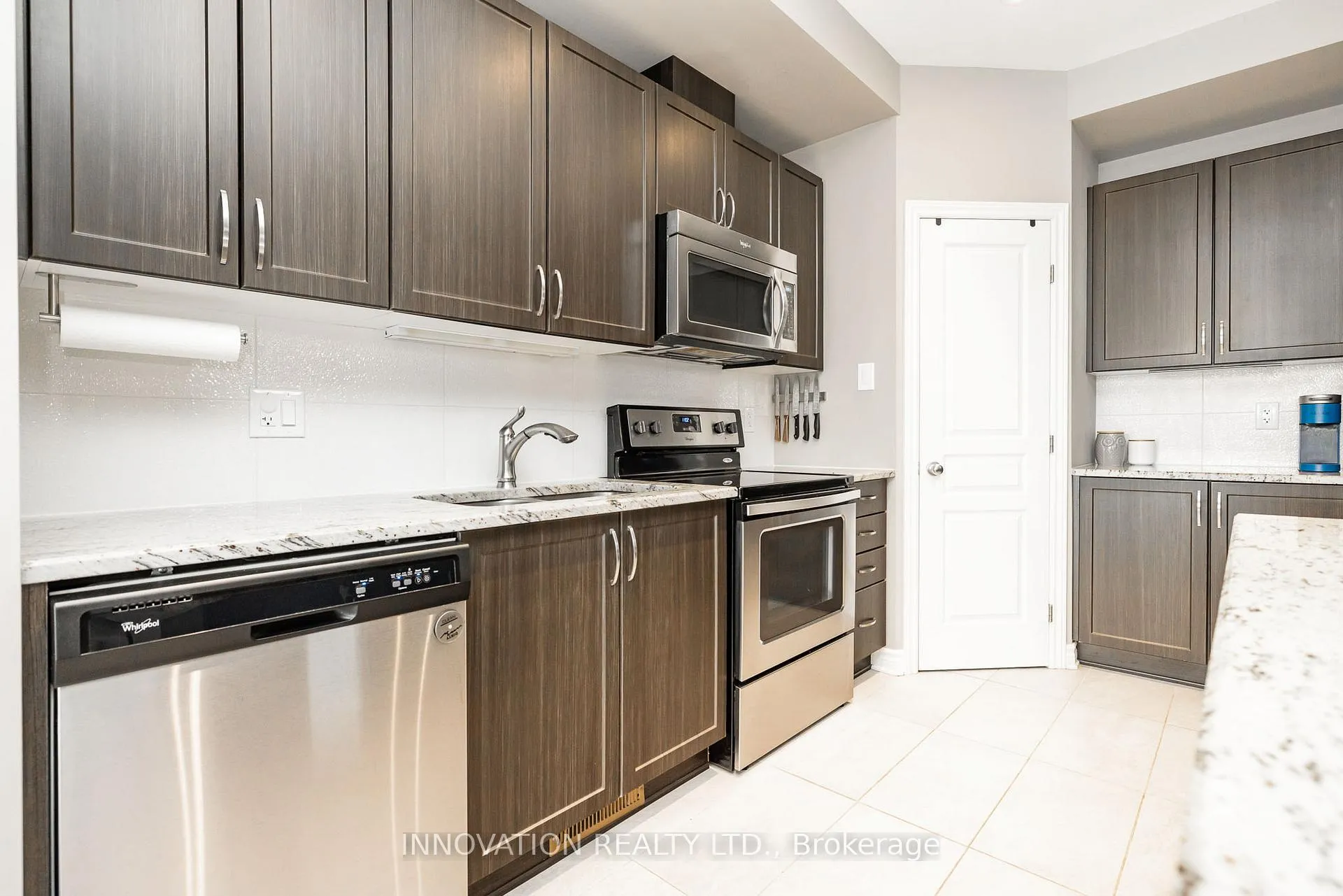 Photo 16 of 218 Akerson Road, Ottawa, Kanata - Emerald Meadows/Trailwest — HOMEH