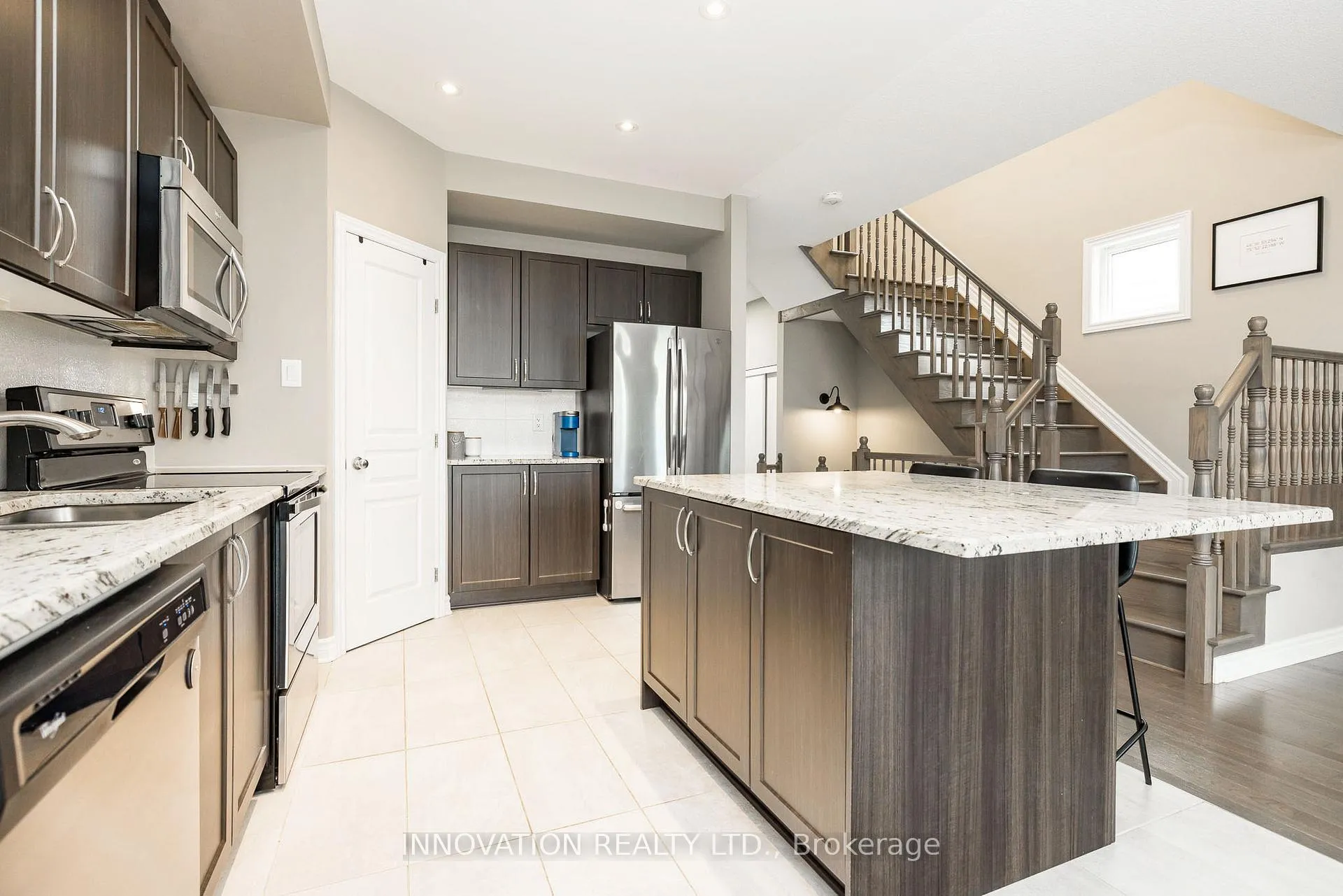 Photo 17 of 218 Akerson Road, Ottawa, Kanata - Emerald Meadows/Trailwest — HOMEH
