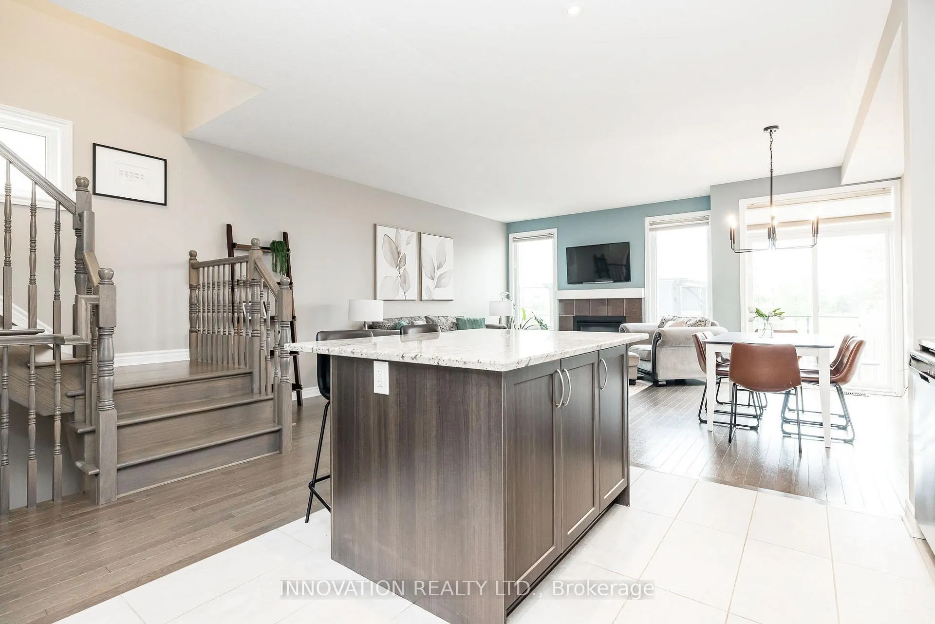 Photo 18 of 218 Akerson Road, Ottawa, Kanata - Emerald Meadows/Trailwest — HOMEH