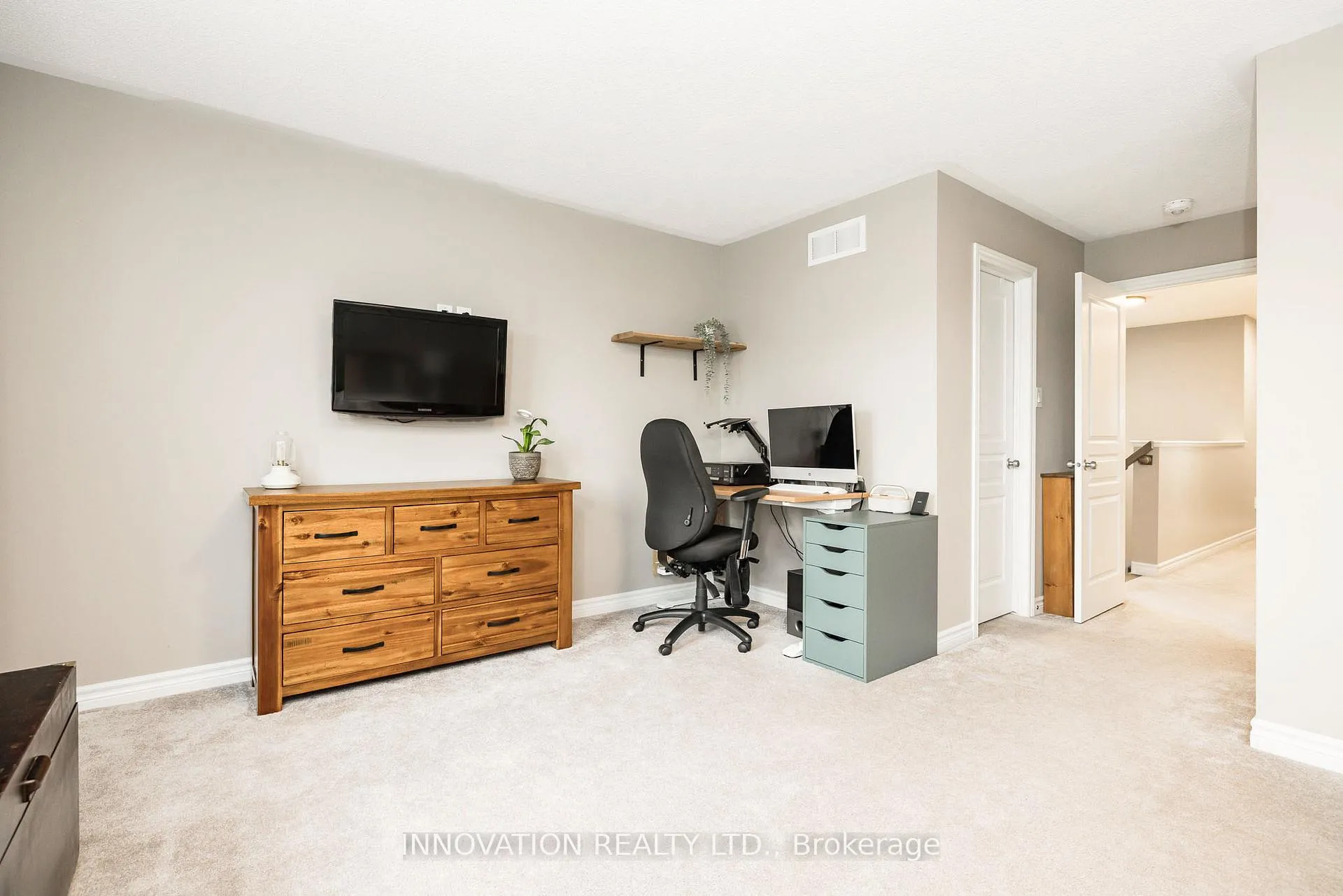 Photo 22 of 218 Akerson Road, Ottawa, Kanata - Emerald Meadows/Trailwest — HOMEH