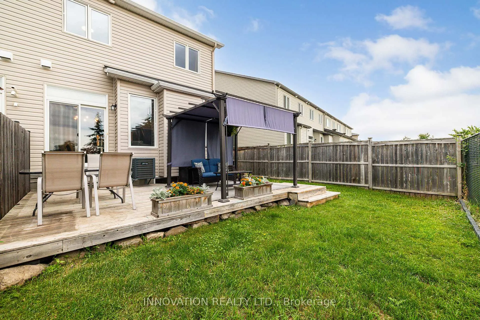 Photo 37 of 218 Akerson Road, Ottawa, Kanata - Emerald Meadows/Trailwest — HOMEH