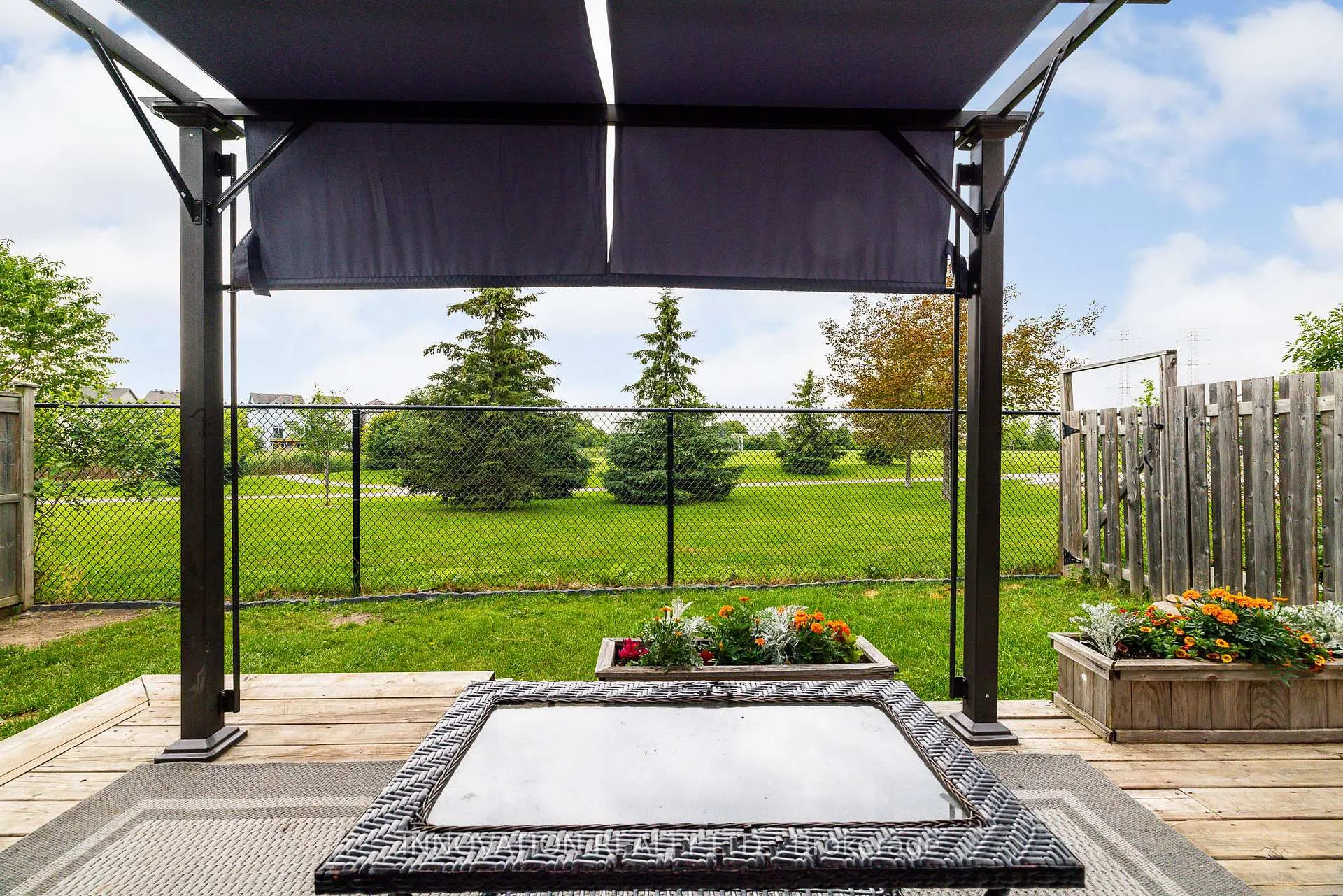 Photo 39 of 218 Akerson Road, Ottawa, Kanata - Emerald Meadows/Trailwest — HOMEH