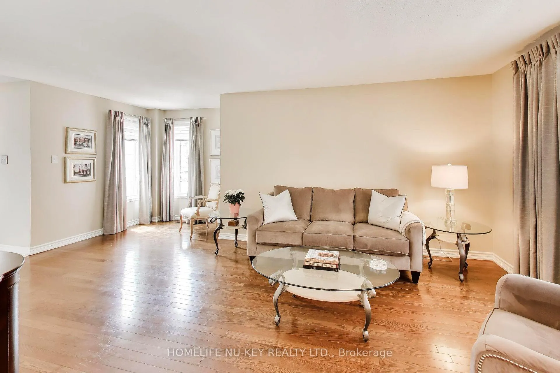 Photo 7 of 27 Lauchlin Crescent, Halton Hills, Georgetown — HOMEH