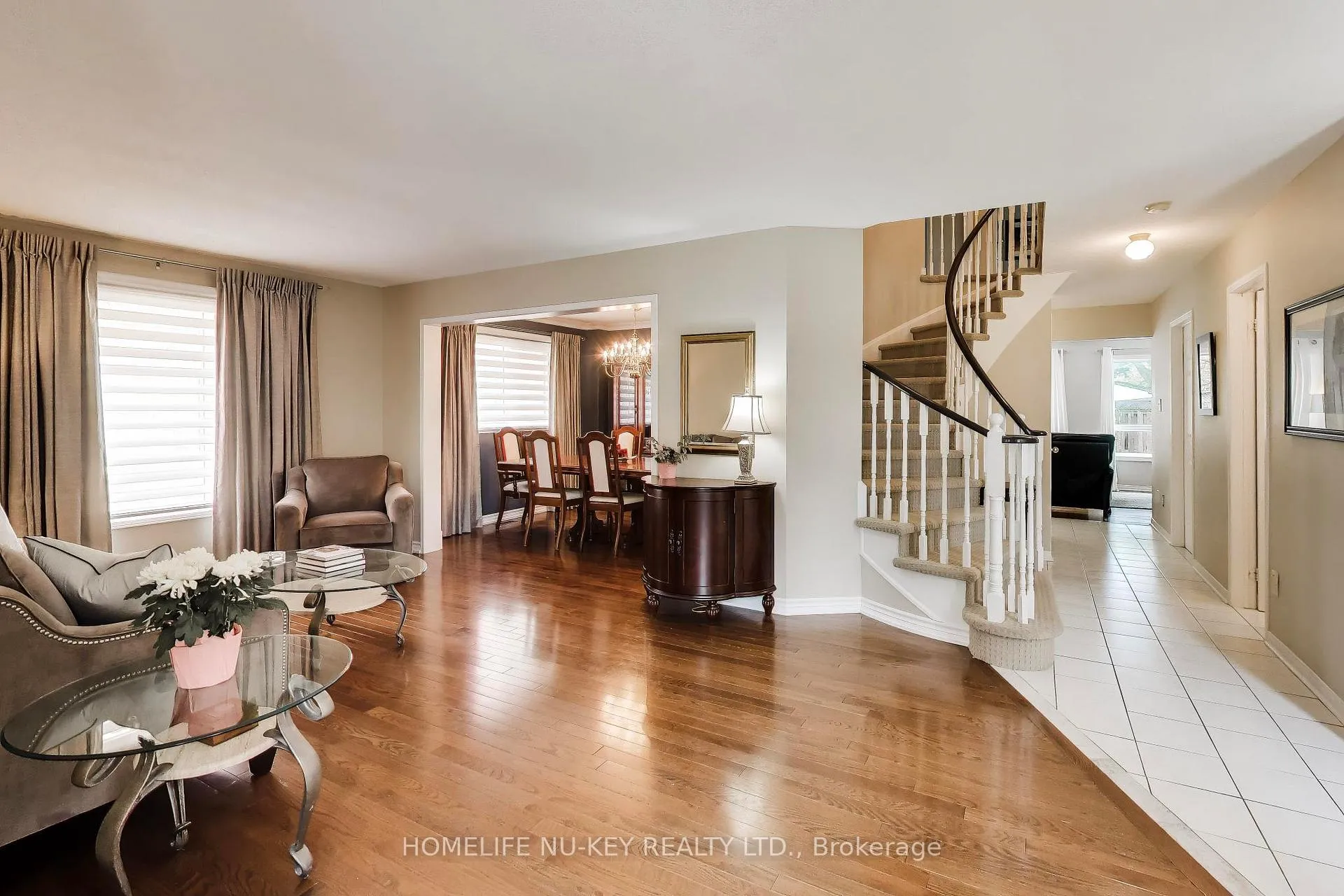 Photo 8 of 27 Lauchlin Crescent, Halton Hills, Georgetown — HOMEH