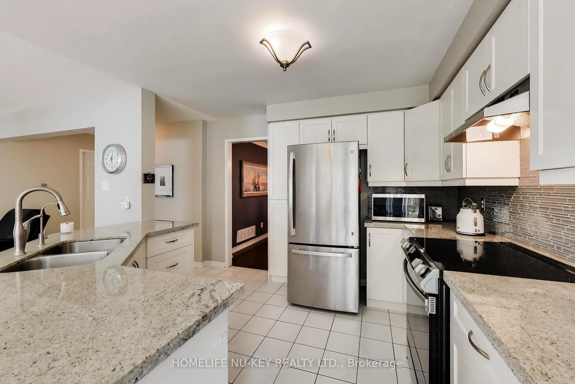 Photo 12 of 27 Lauchlin Crescent, Halton Hills, Georgetown — HOMEH