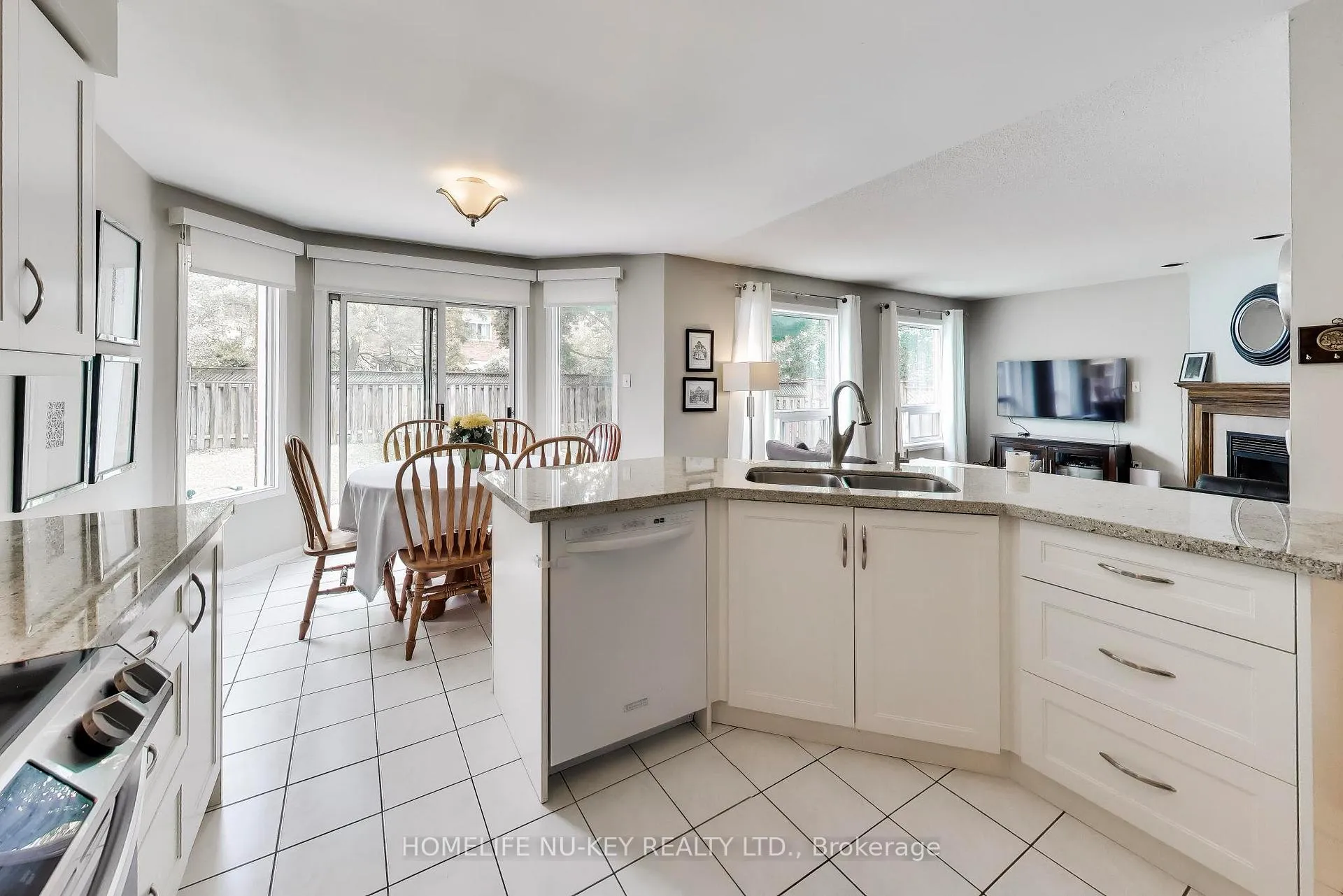 Photo 14 of 27 Lauchlin Crescent, Halton Hills, Georgetown — HOMEH
