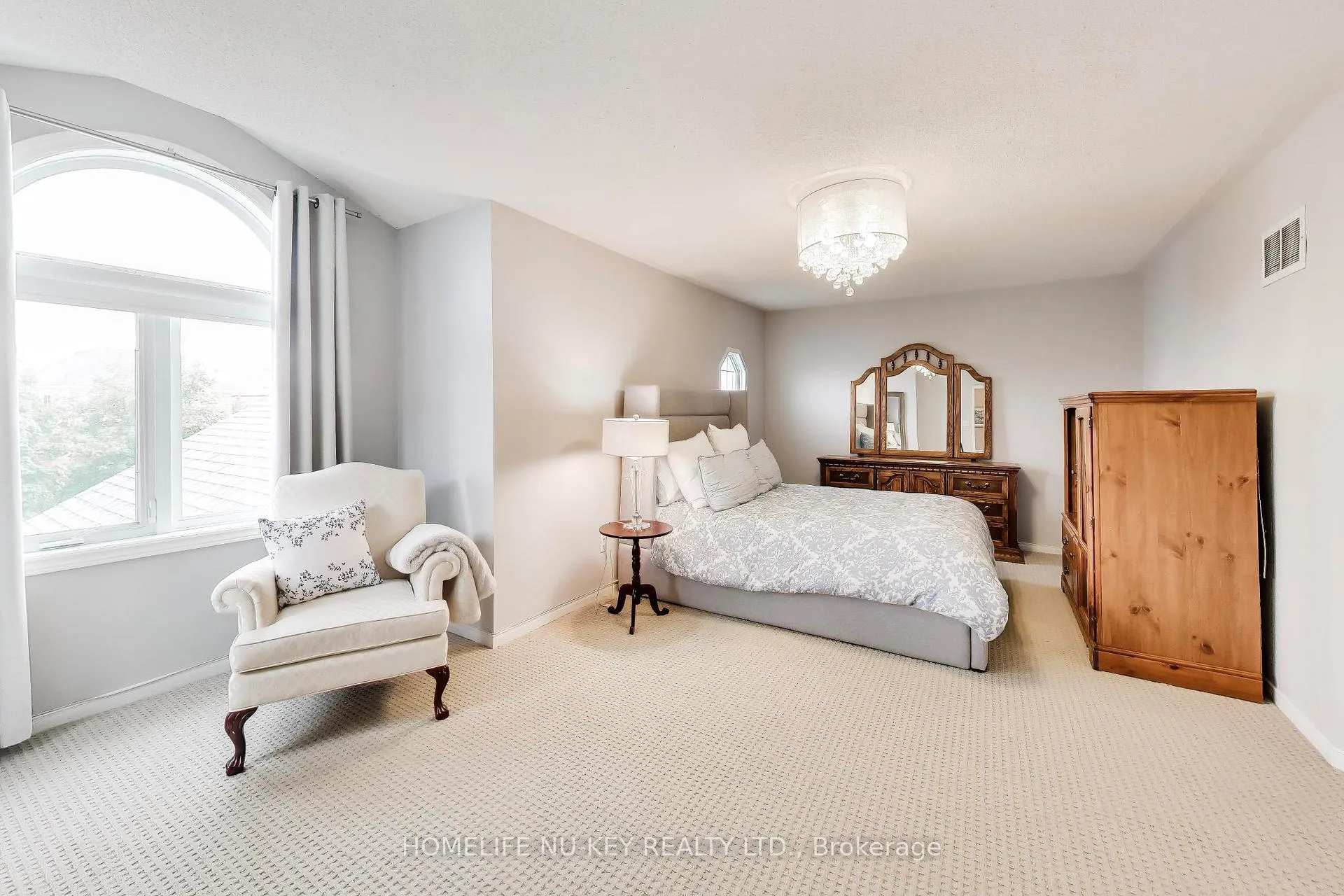 Photo 22 of 27 Lauchlin Crescent, Halton Hills, Georgetown — HOMEH