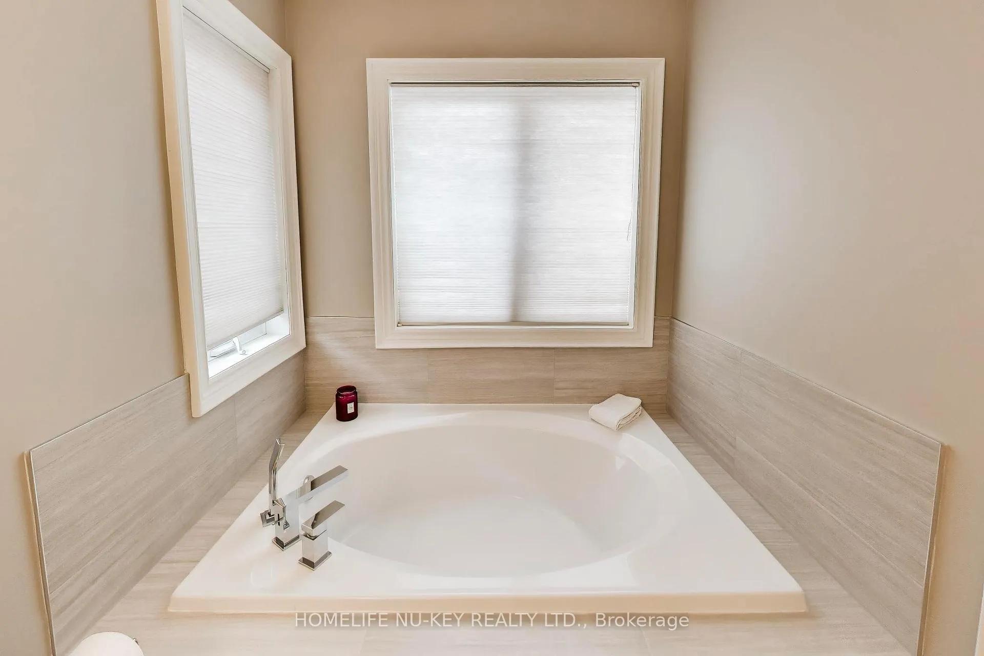 Photo 27 of 27 Lauchlin Crescent, Halton Hills, Georgetown — HOMEH