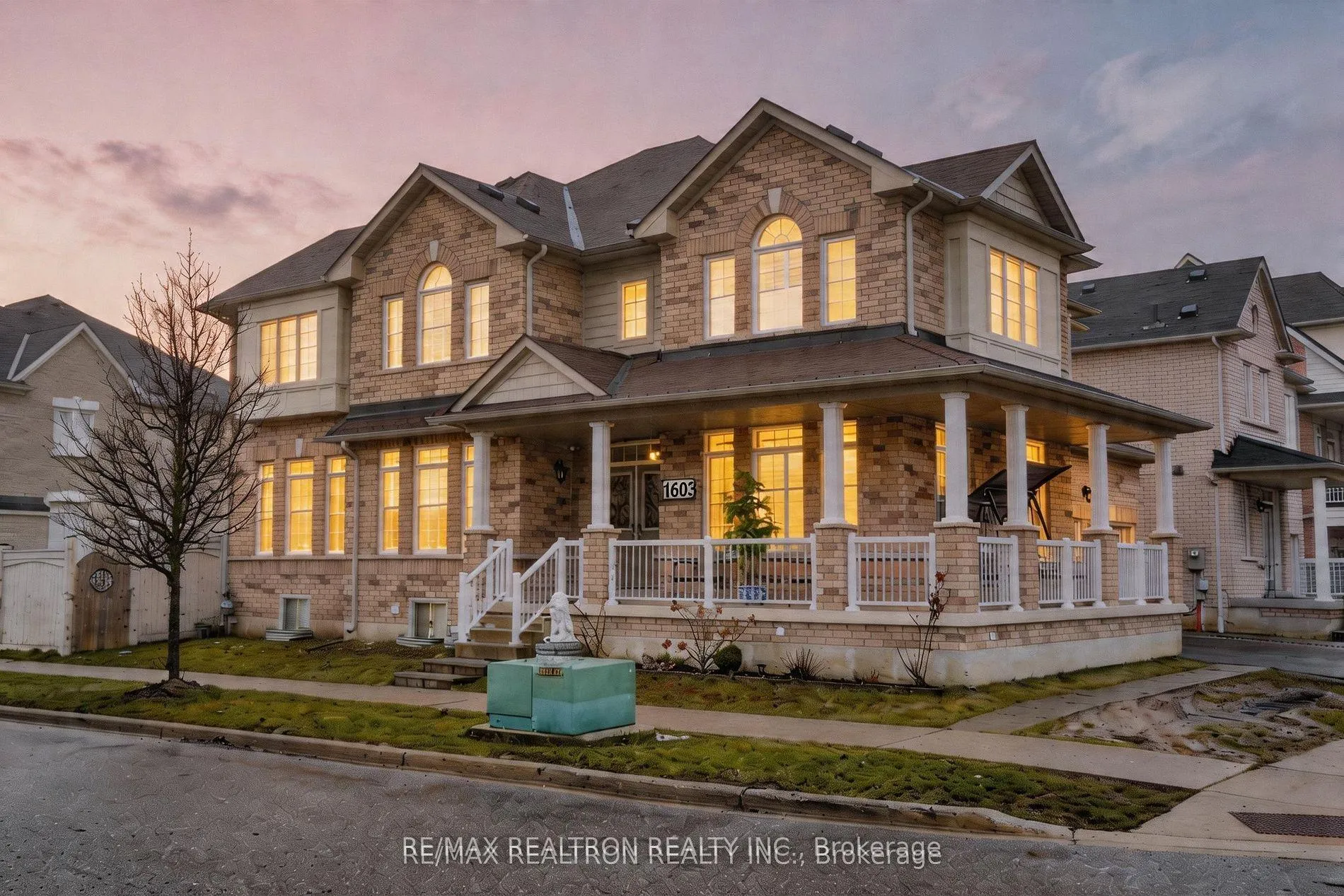 Photo 2 of 1603 Brandy Court, Pickering, Duffin Heights — HOMEH