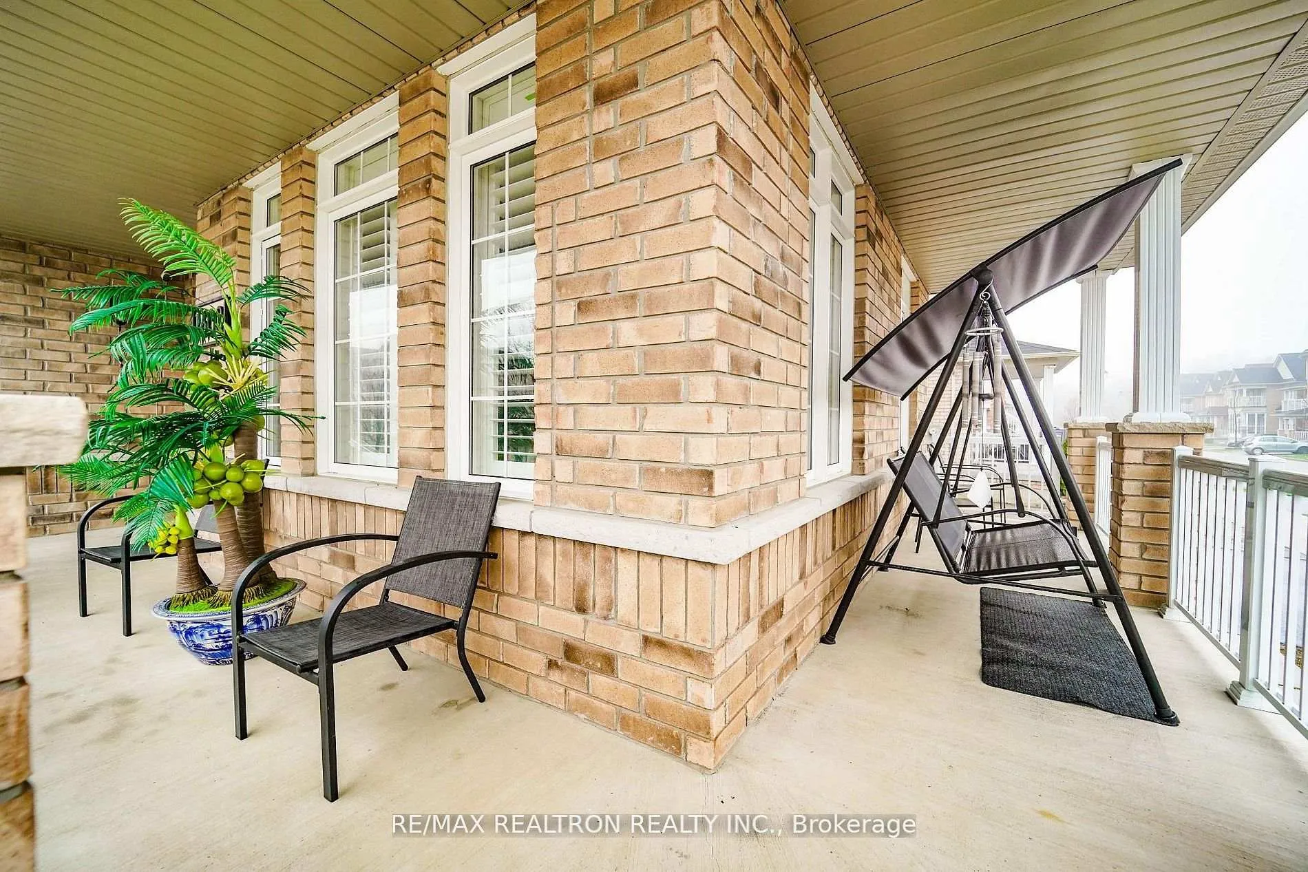 Photo 5 of 1603 Brandy Court, Pickering, Duffin Heights — HOMEH