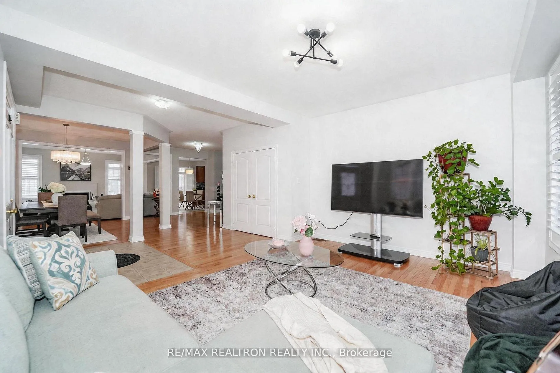 Photo 9 of 1603 Brandy Court, Pickering, Duffin Heights — HOMEH