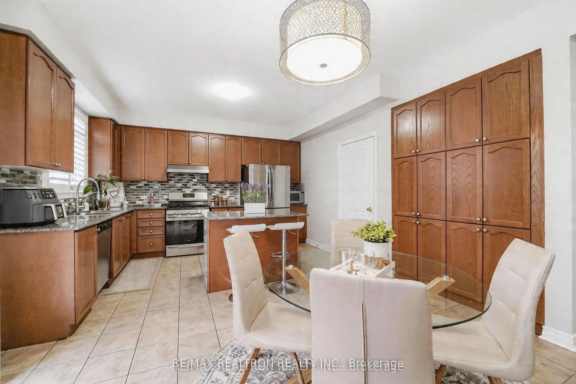 Photo 15 of 1603 Brandy Court, Pickering, Duffin Heights — HOMEH