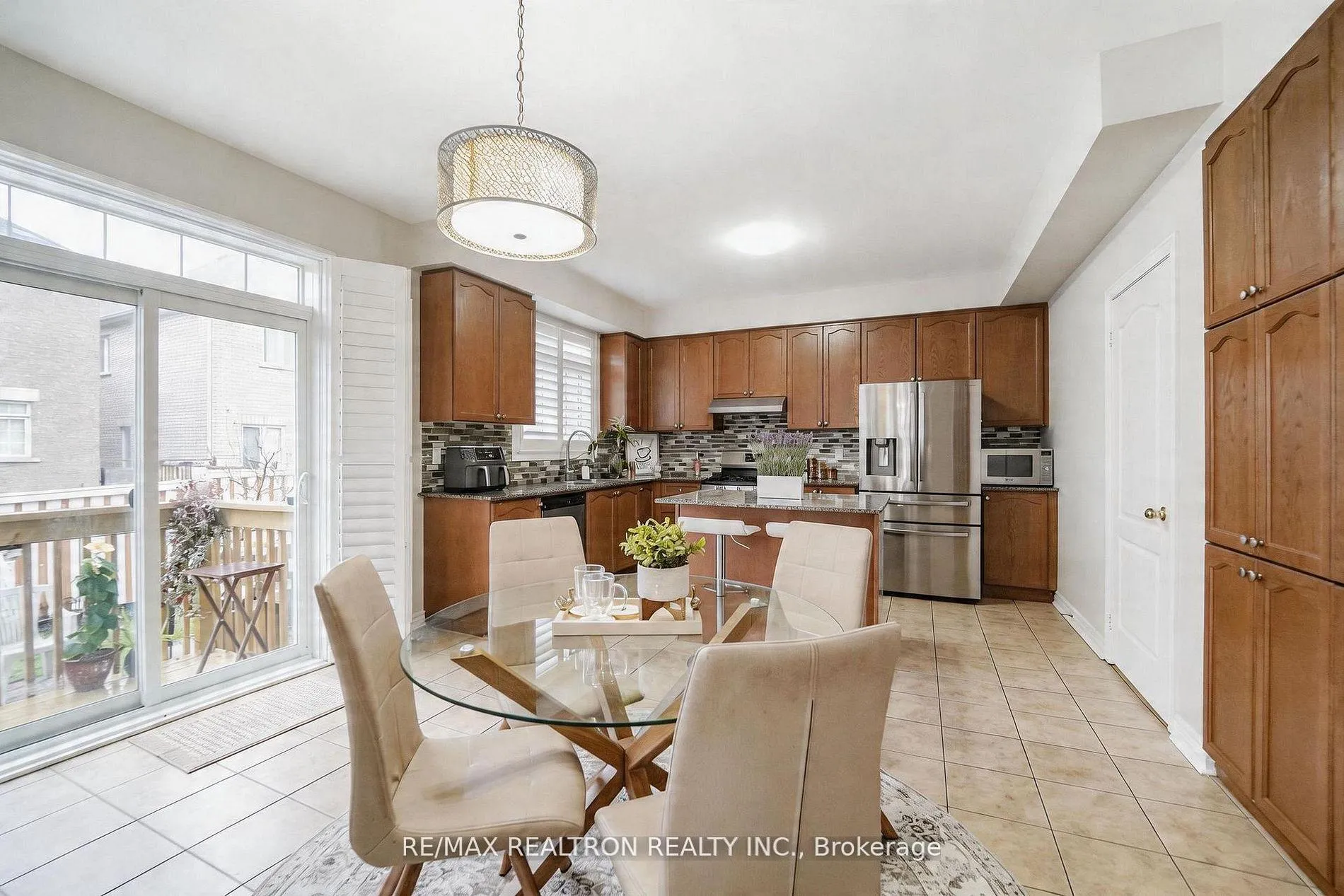 Photo 16 of 1603 Brandy Court, Pickering, Duffin Heights — HOMEH