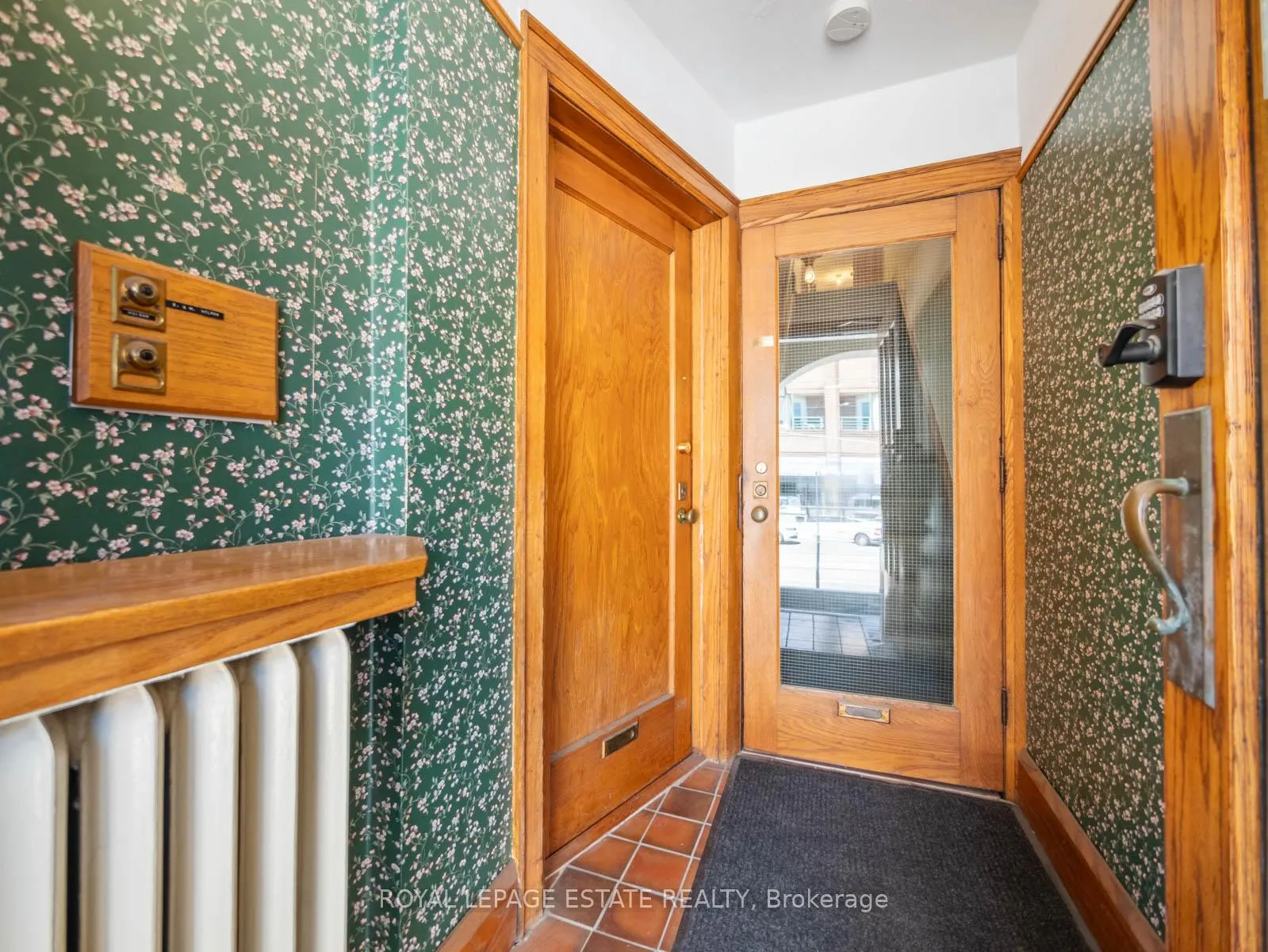 Photo 5 of 2275 Queen Street E, Toronto, The Beaches — HOMEH
