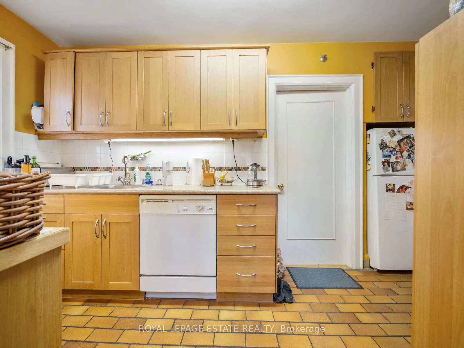 Photo 12 of 2275 Queen Street E, Toronto, The Beaches — HOMEH