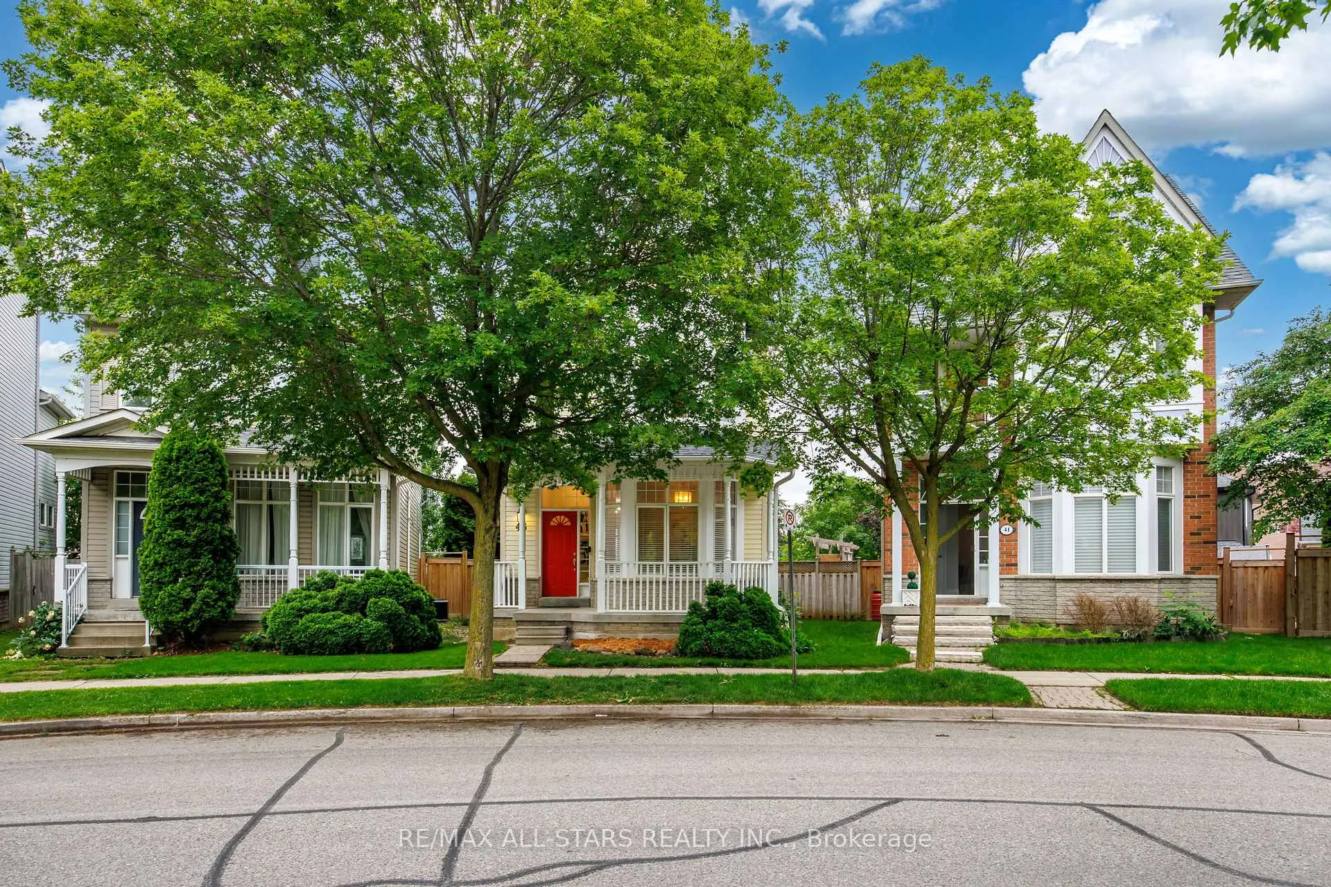 Photo 3 of 43 Cornell Common Road, Markham, Cornell — HOMEH
