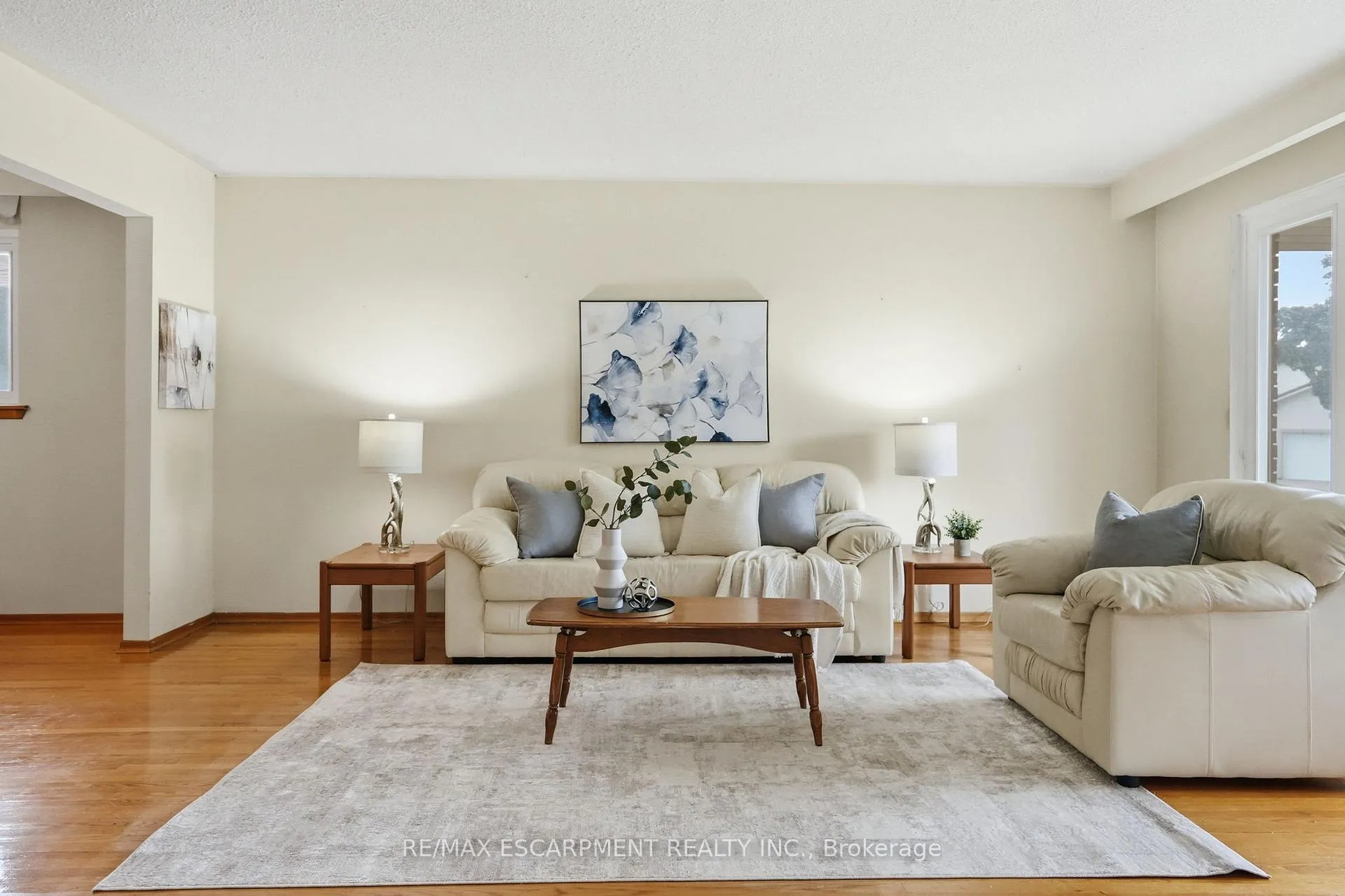 Photo 8 of 464 Louis Drive, Mississauga, Cooksville — HOMEH