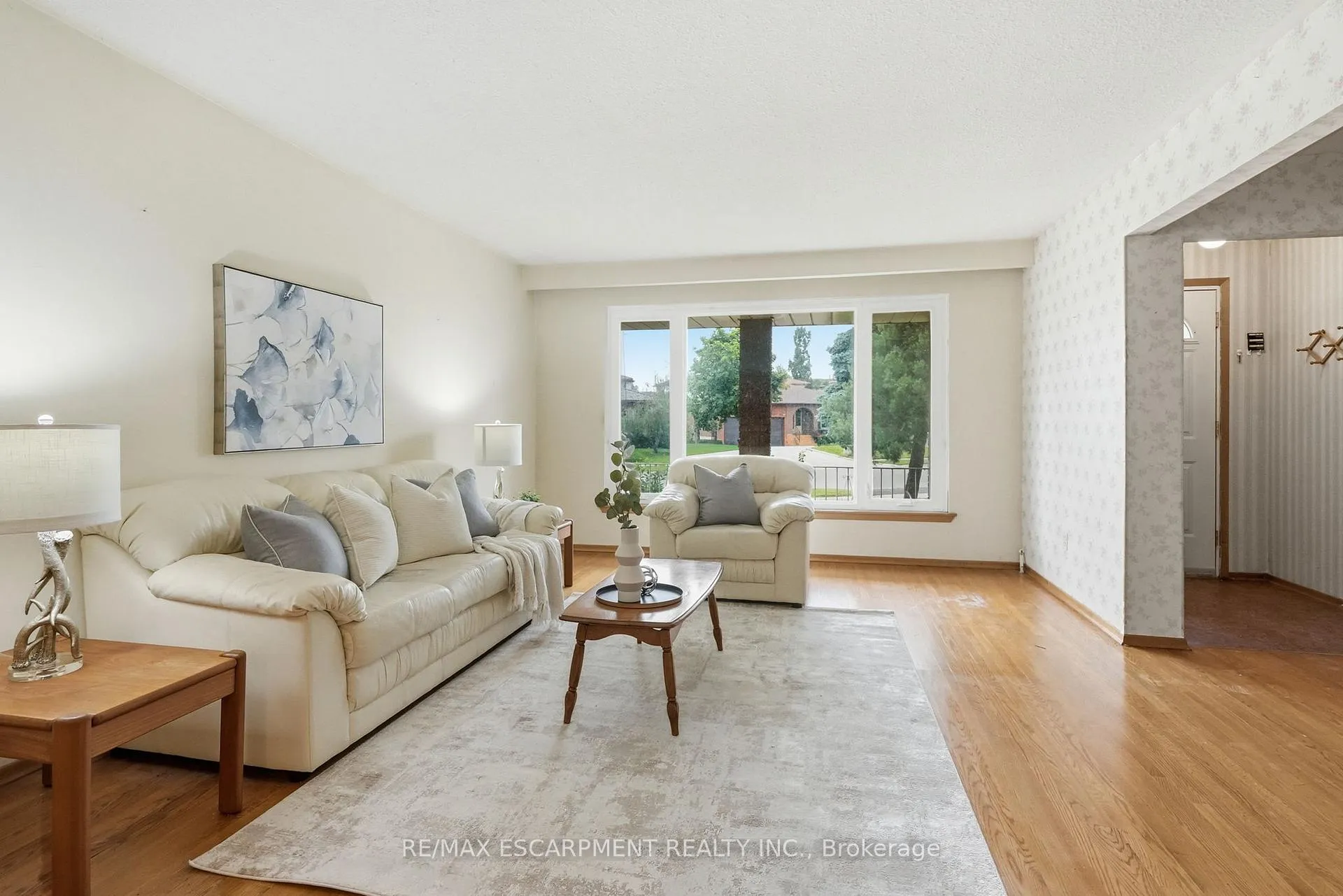 Photo 9 of 464 Louis Drive, Mississauga, Cooksville — HOMEH