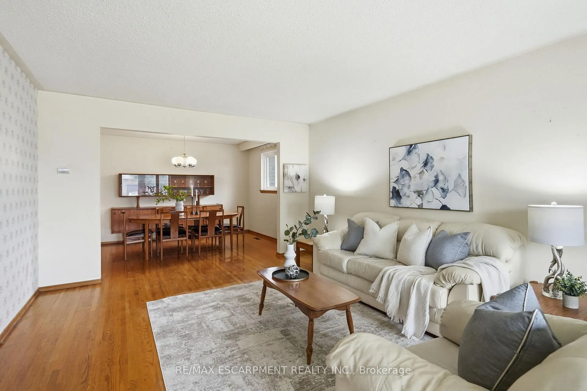 Photo 10 of 464 Louis Drive, Mississauga, Cooksville — HOMEH