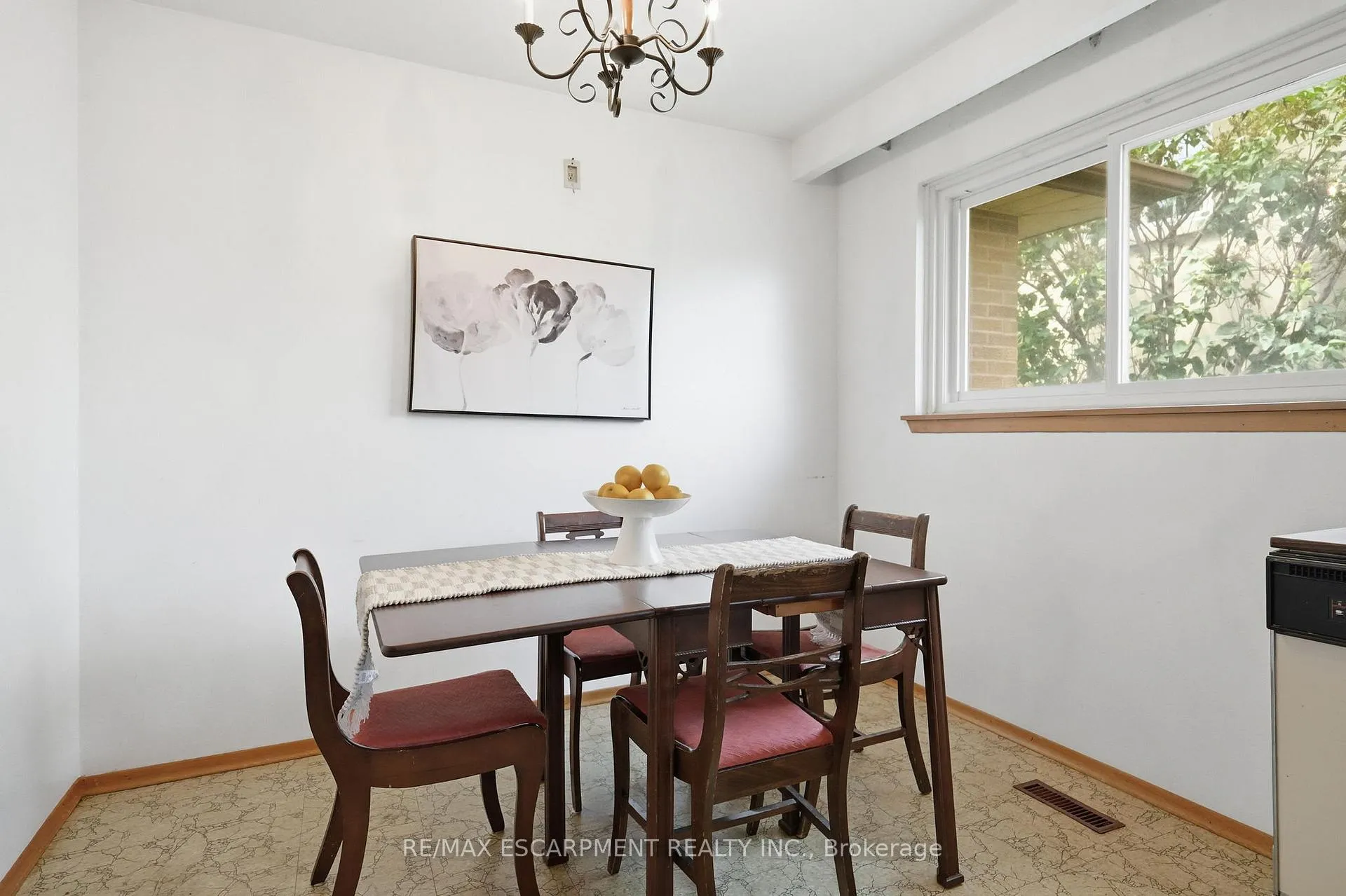 Photo 16 of 464 Louis Drive, Mississauga, Cooksville — HOMEH