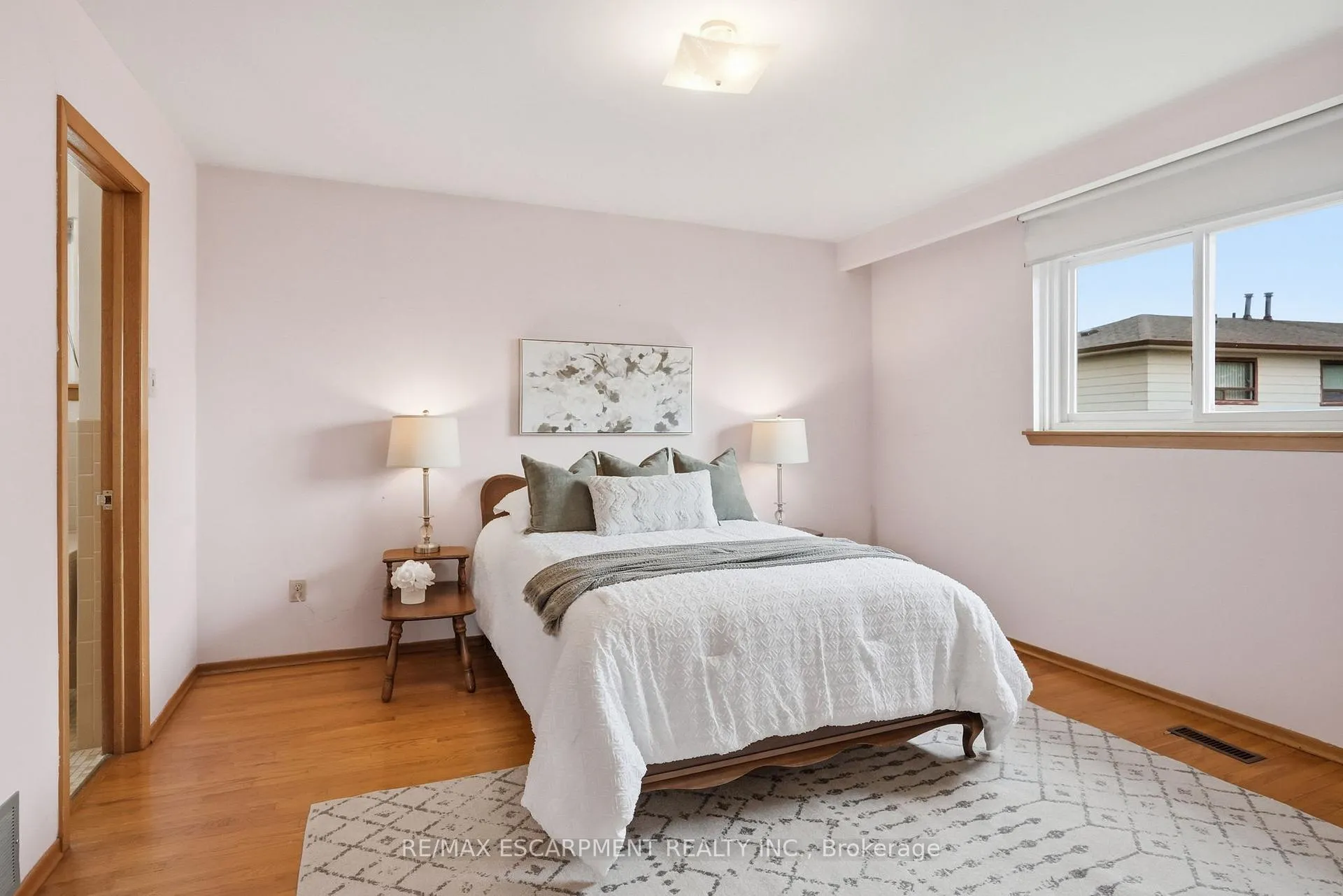 Photo 22 of 464 Louis Drive, Mississauga, Cooksville — HOMEH