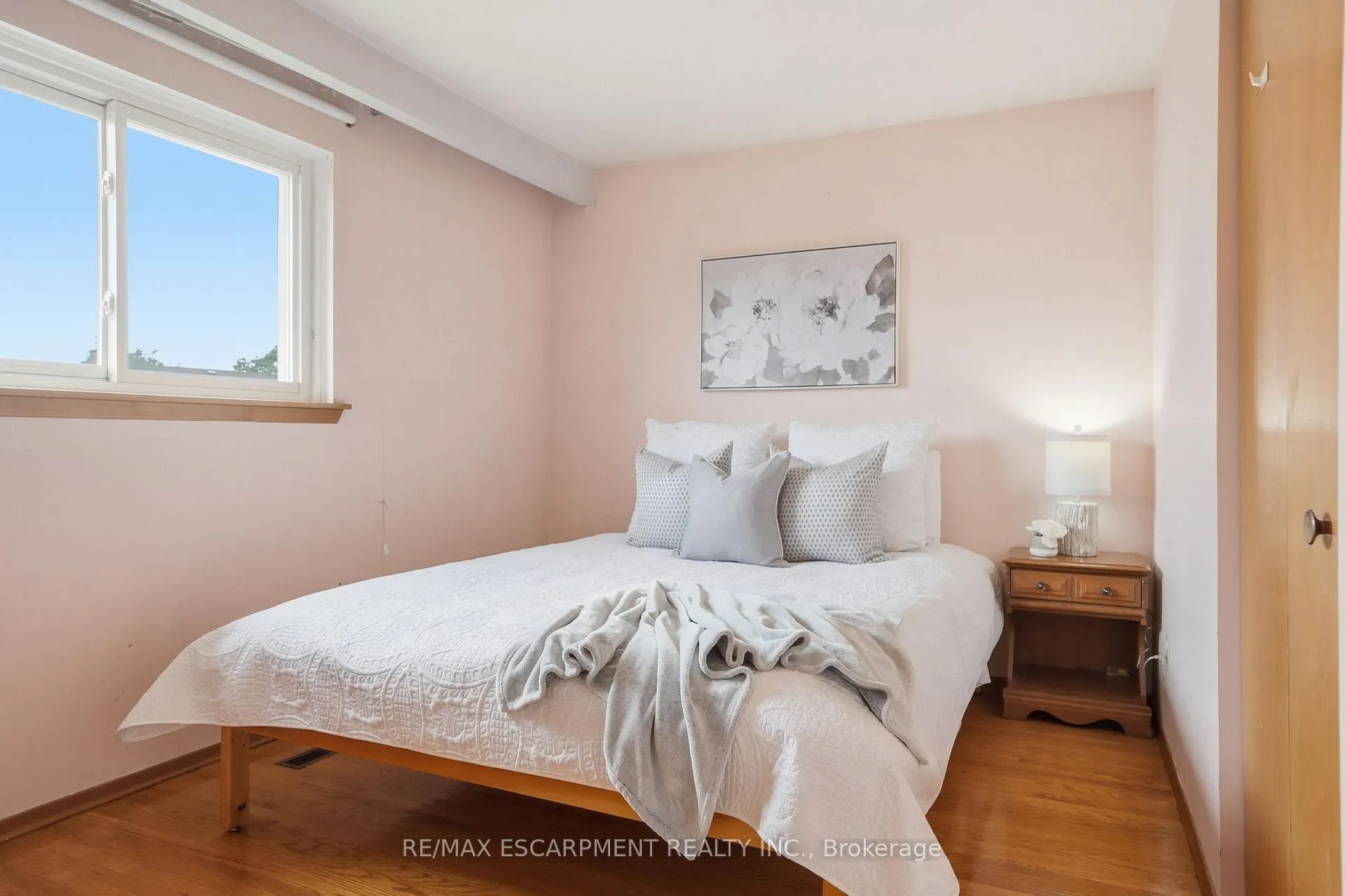 Photo 24 of 464 Louis Drive, Mississauga, Cooksville — HOMEH