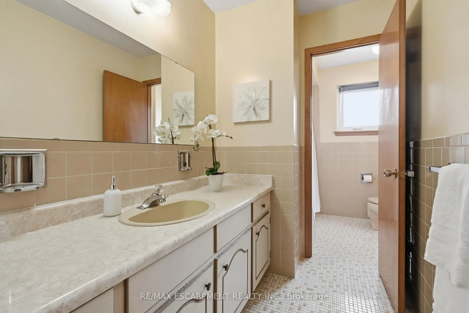 Photo 27 of 464 Louis Drive, Mississauga, Cooksville — HOMEH