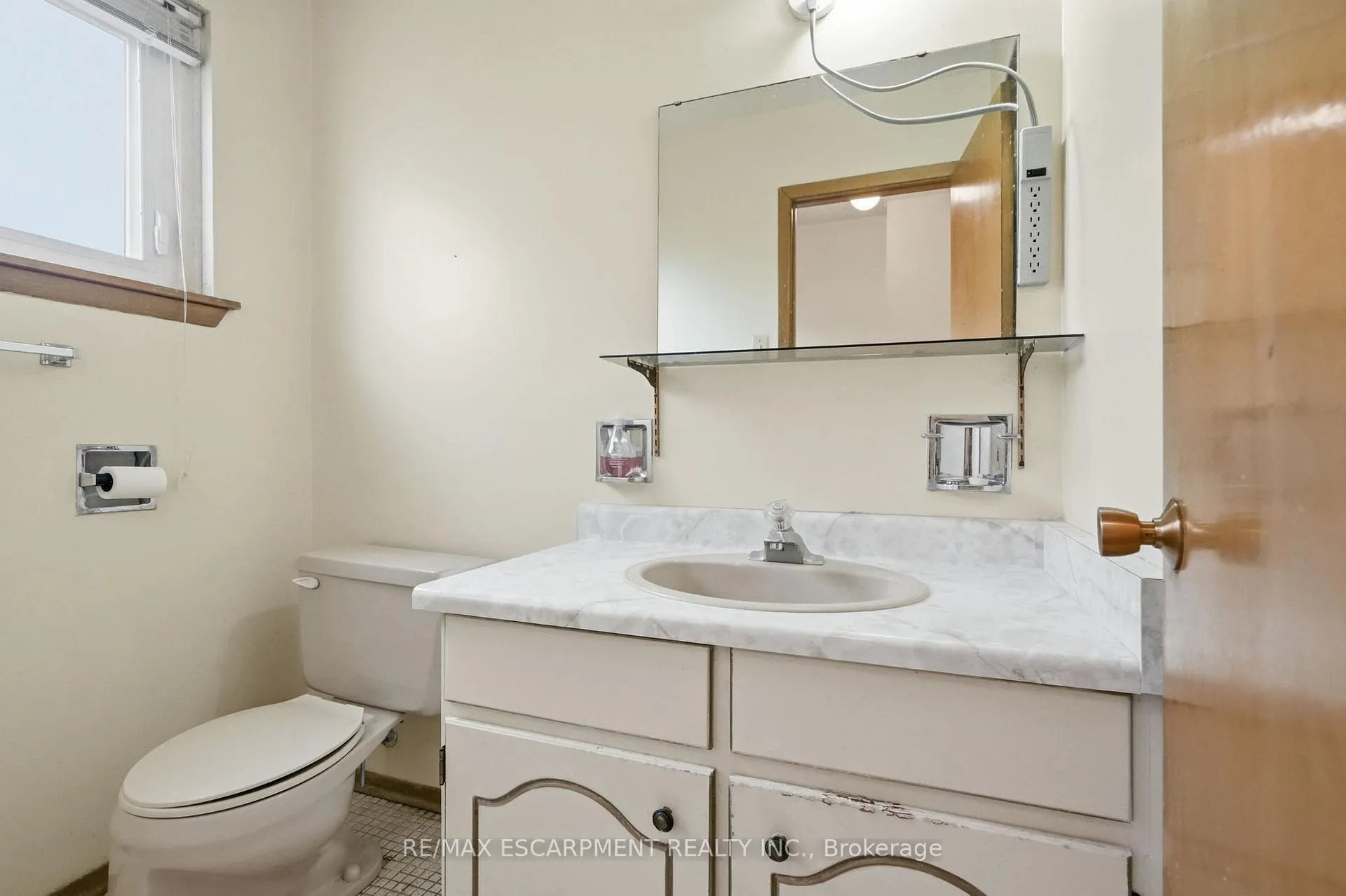 Photo 29 of 464 Louis Drive, Mississauga, Cooksville — HOMEH
