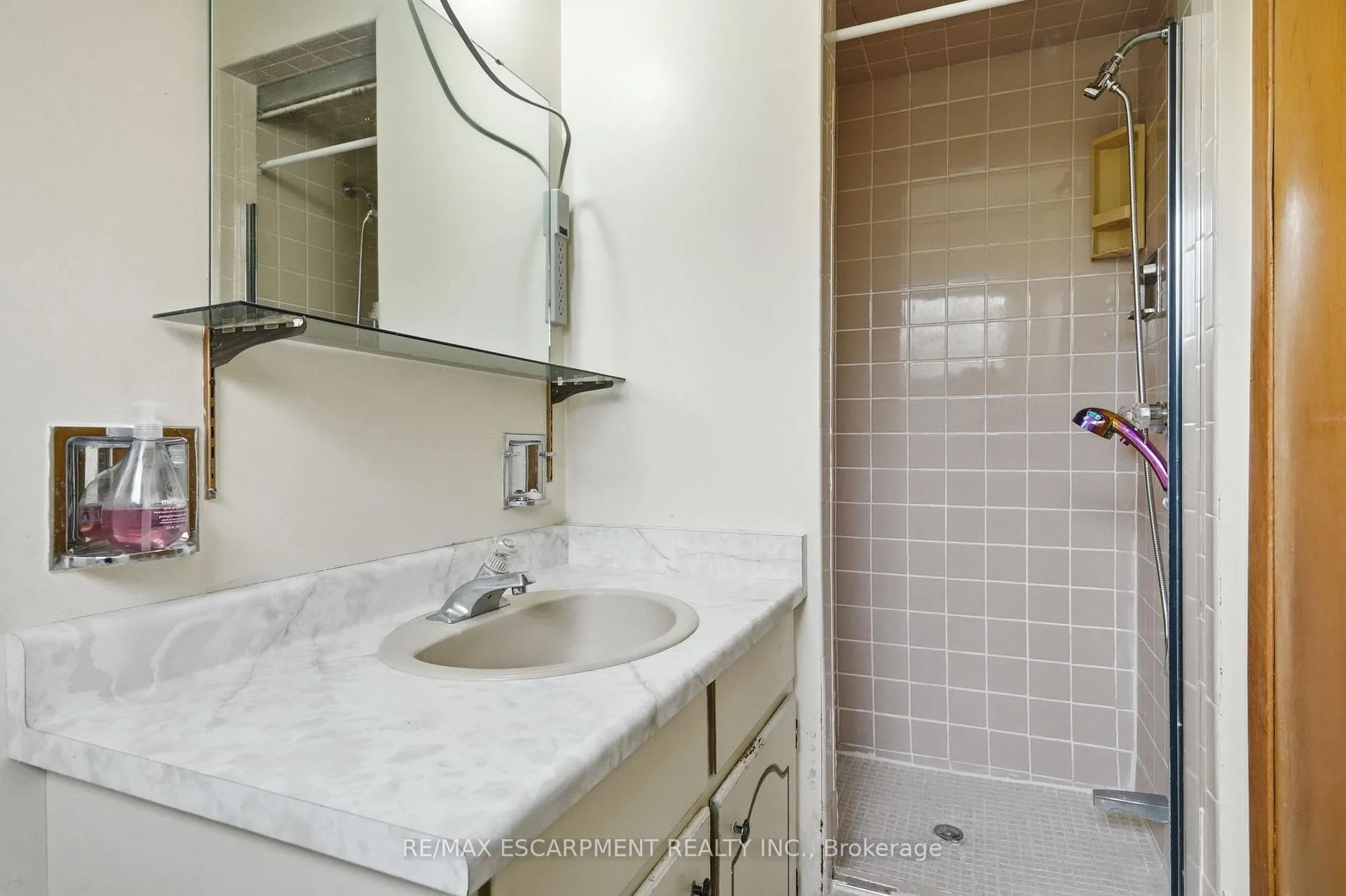 Photo 30 of 464 Louis Drive, Mississauga, Cooksville — HOMEH