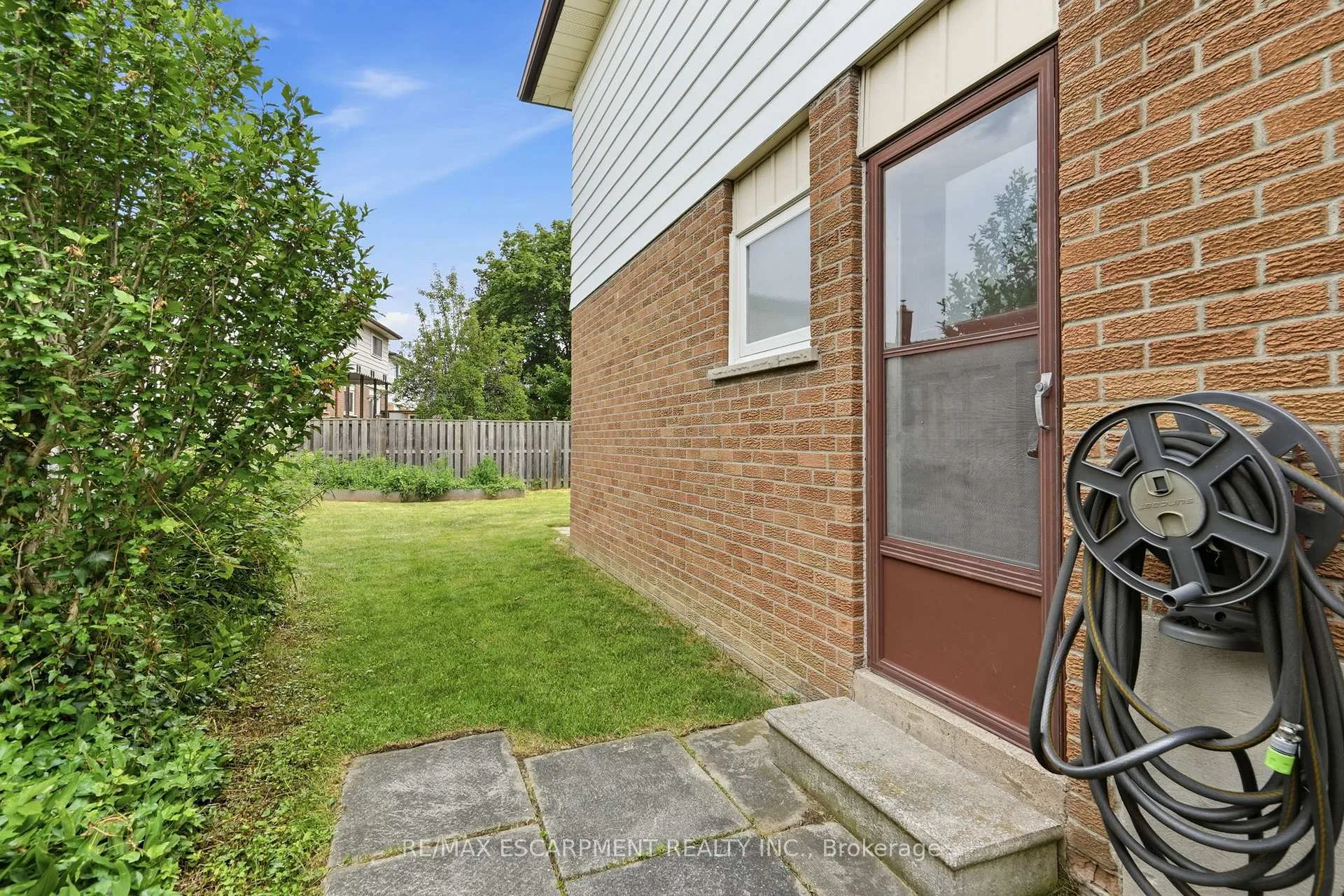 Photo 35 of 464 Louis Drive, Mississauga, Cooksville — HOMEH