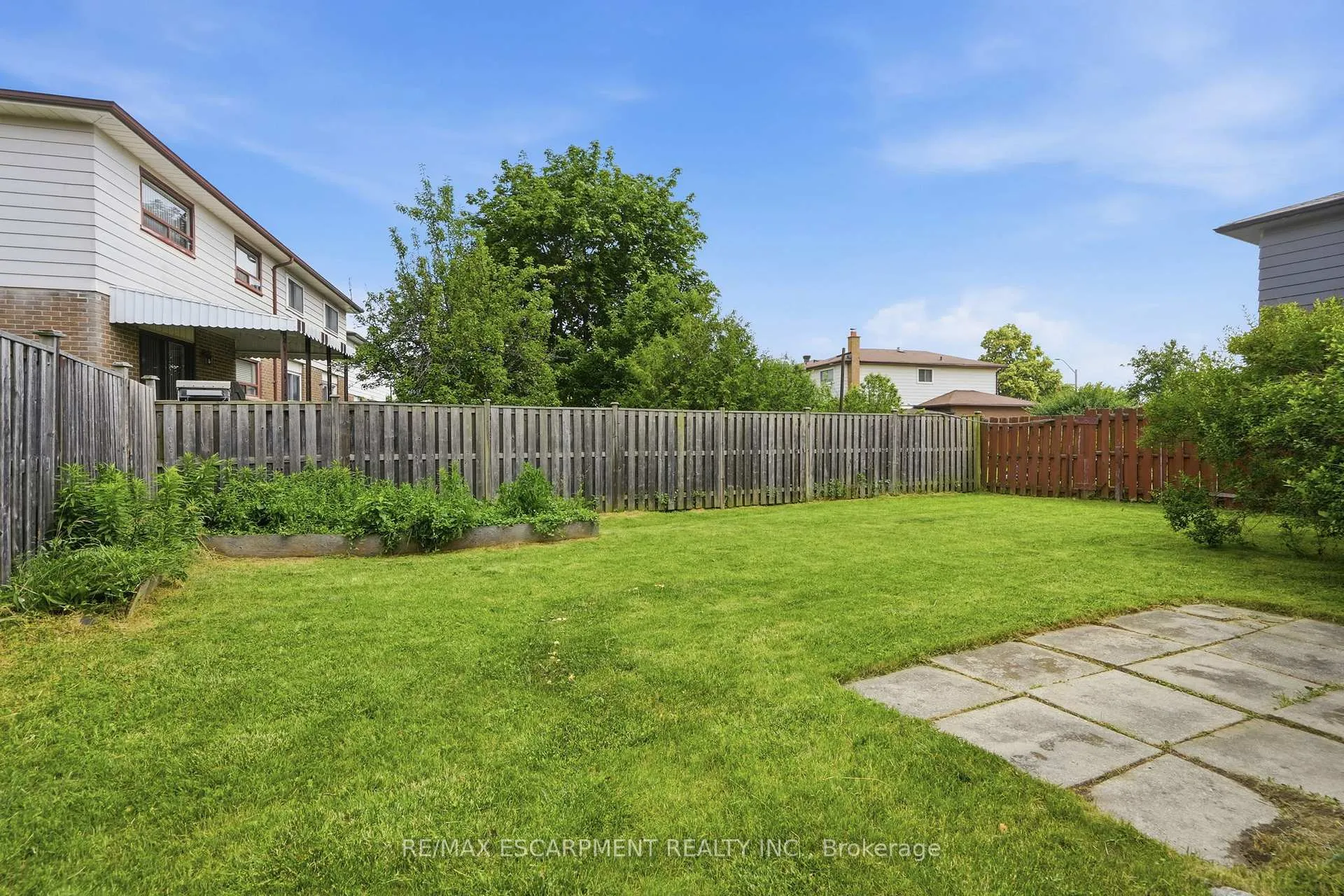 Photo 40 of 464 Louis Drive, Mississauga, Cooksville — HOMEH