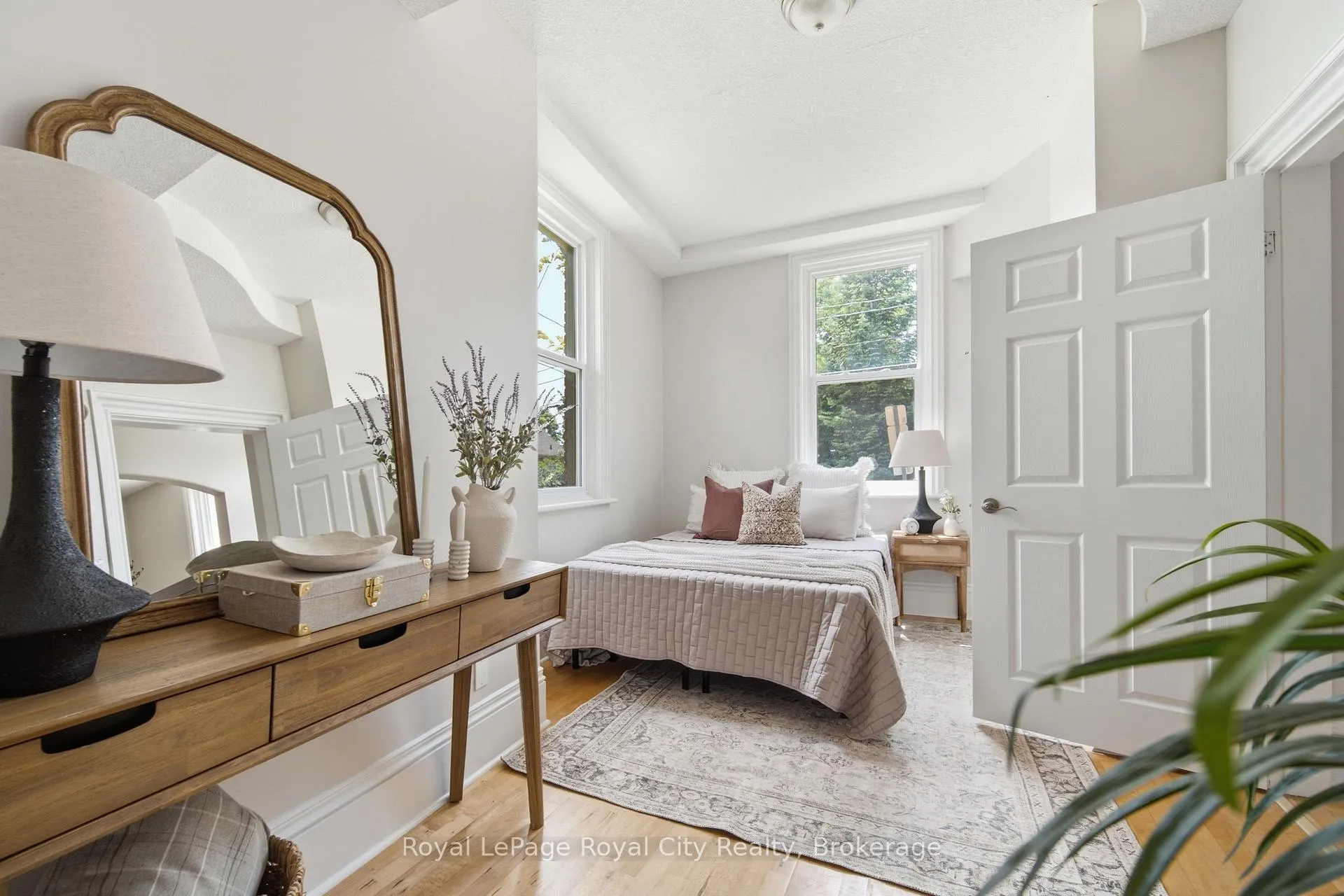 Photo 16 of 26 Fergus Street, Guelph, Downtown — HOMEH