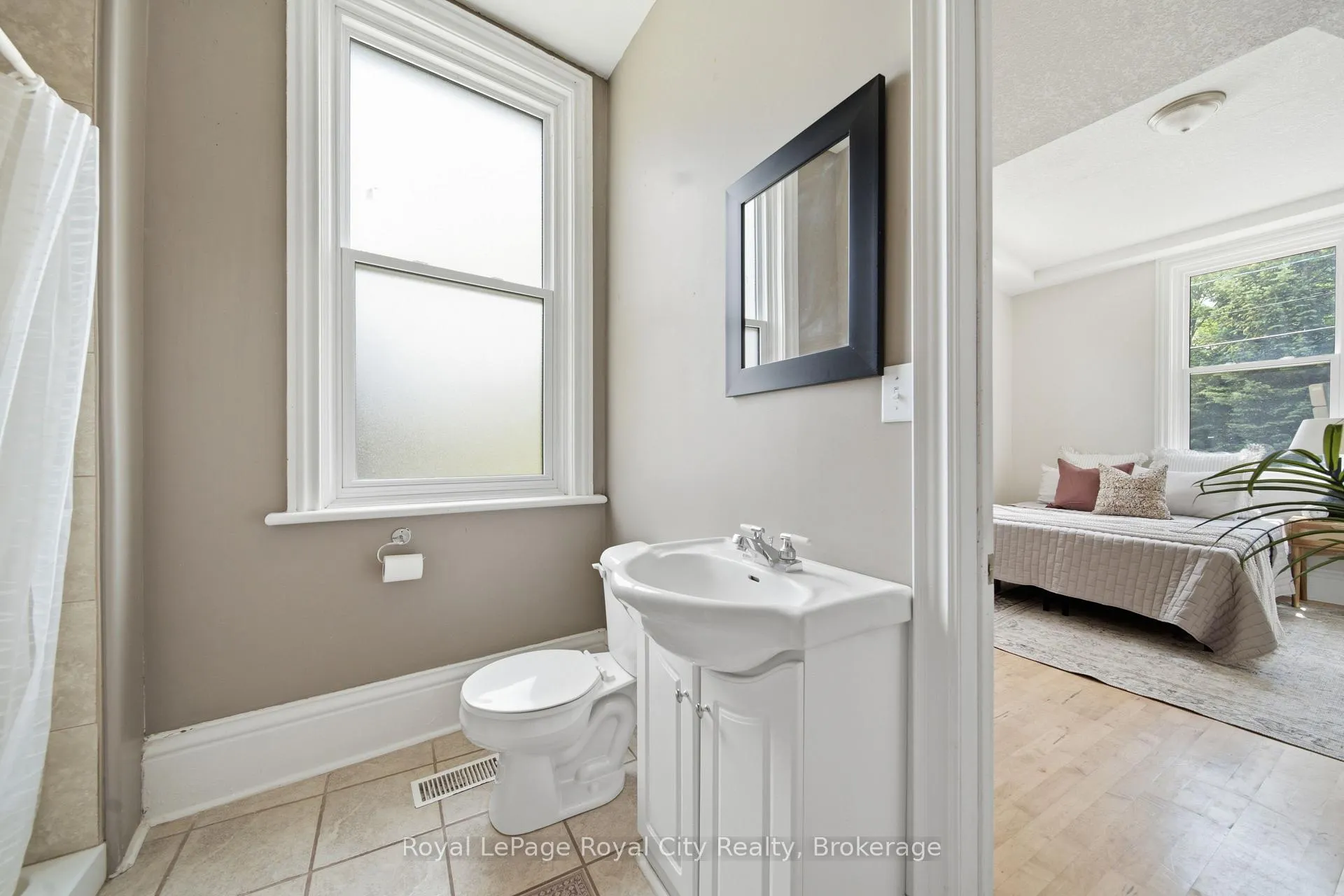 Photo 17 of 26 Fergus Street, Guelph, Downtown — HOMEH