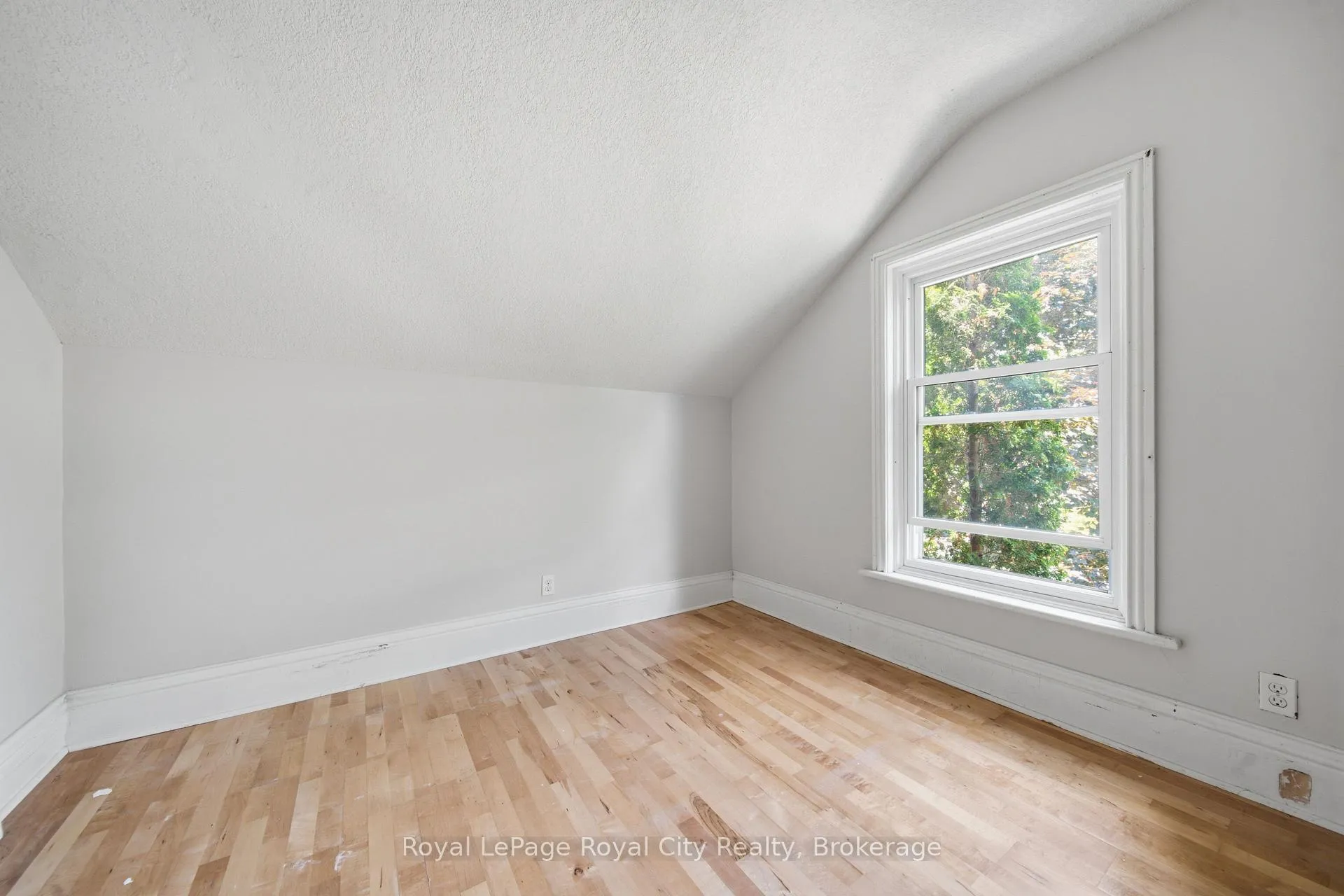 Photo 32 of 26 Fergus Street, Guelph, Downtown — HOMEH