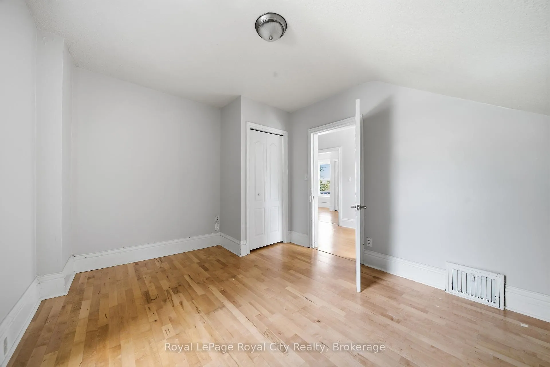 Photo 33 of 26 Fergus Street, Guelph, Downtown — HOMEH