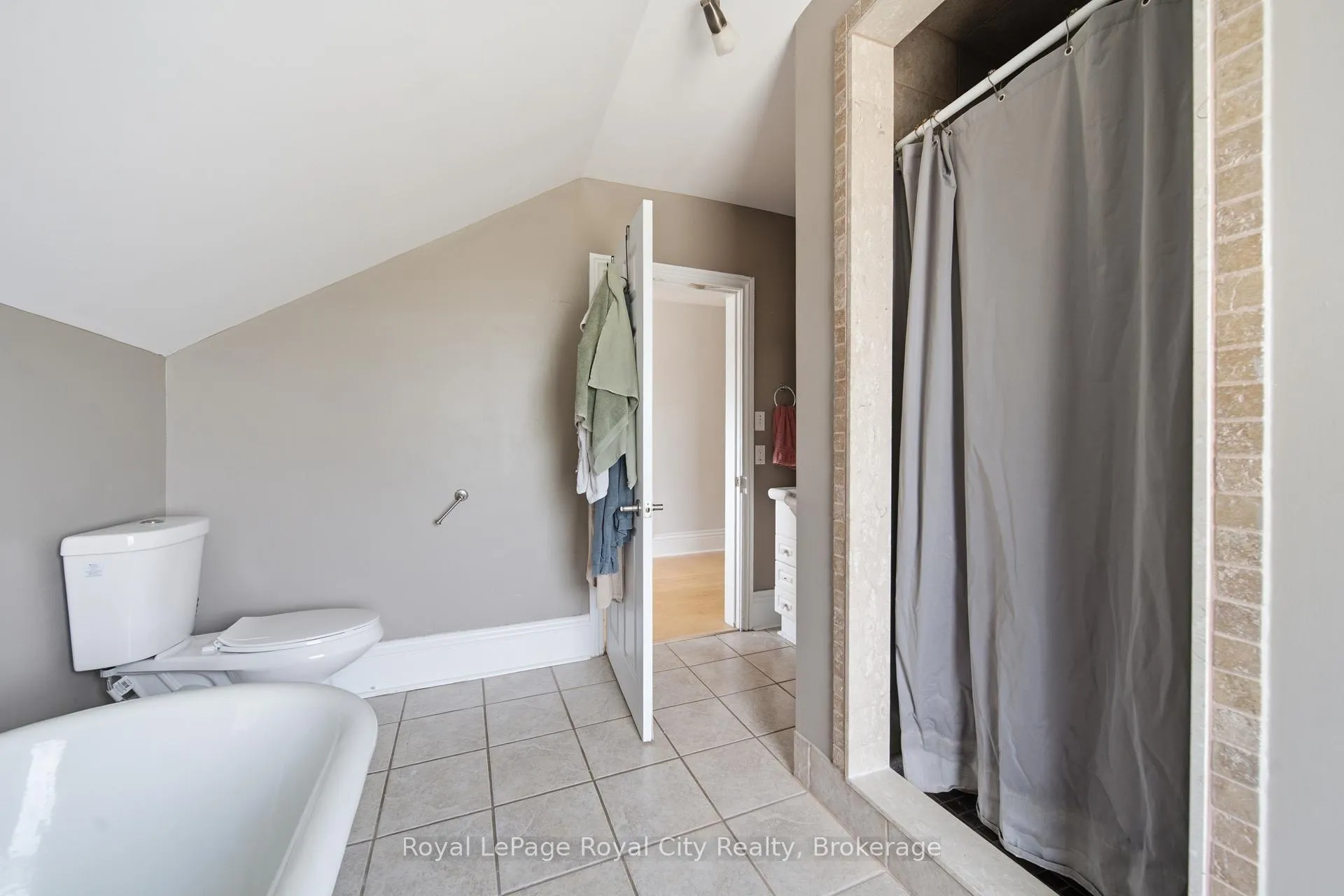 Photo 36 of 26 Fergus Street, Guelph, Downtown — HOMEH