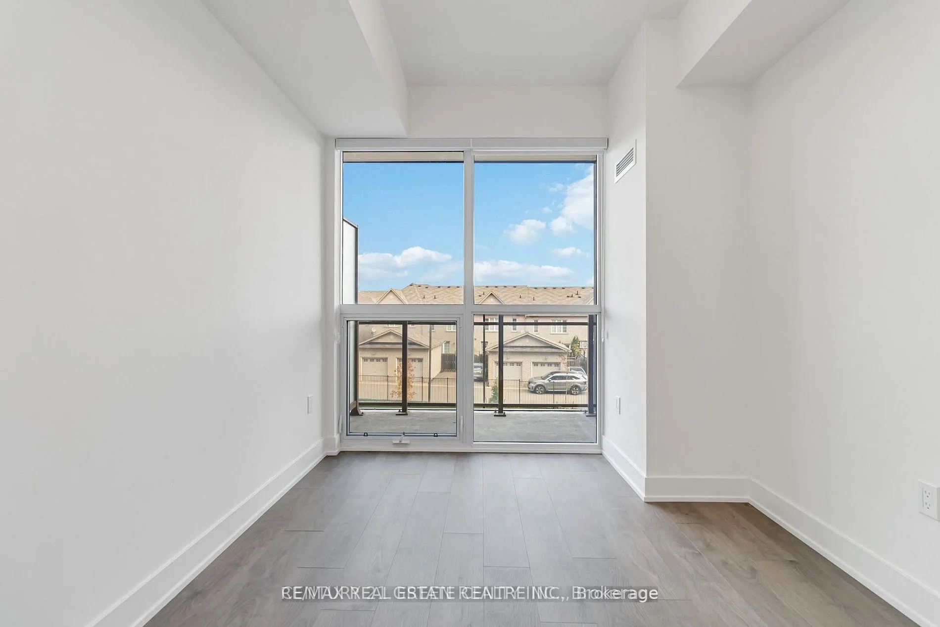 Photo 7 of Unit 322, 2343 Khalsa Gate, Oakville, Westmount — HOMEH